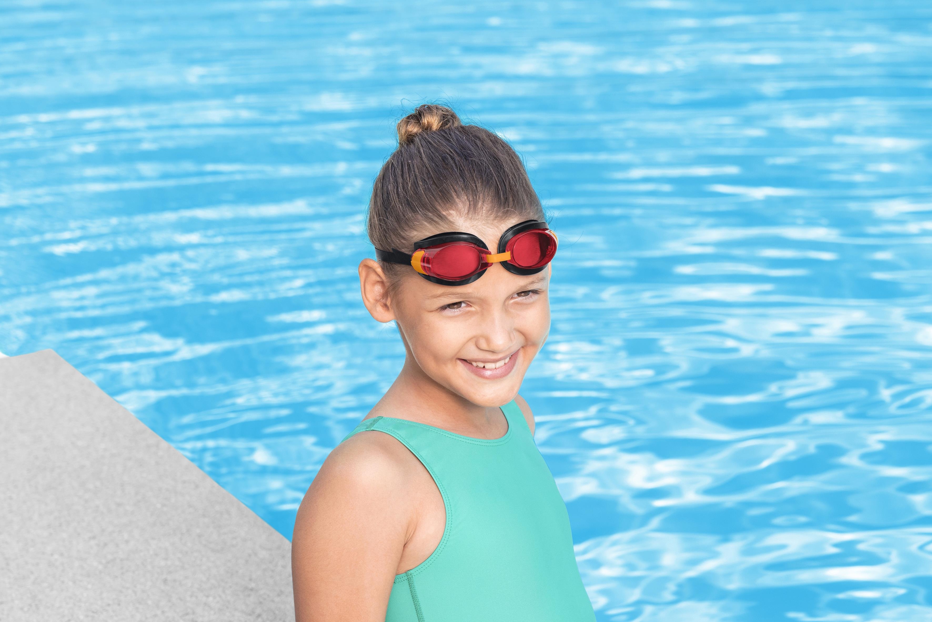 Aqua Burst Essential™ II Schwimmbrille ab 7 Jahren, sortiert Rot