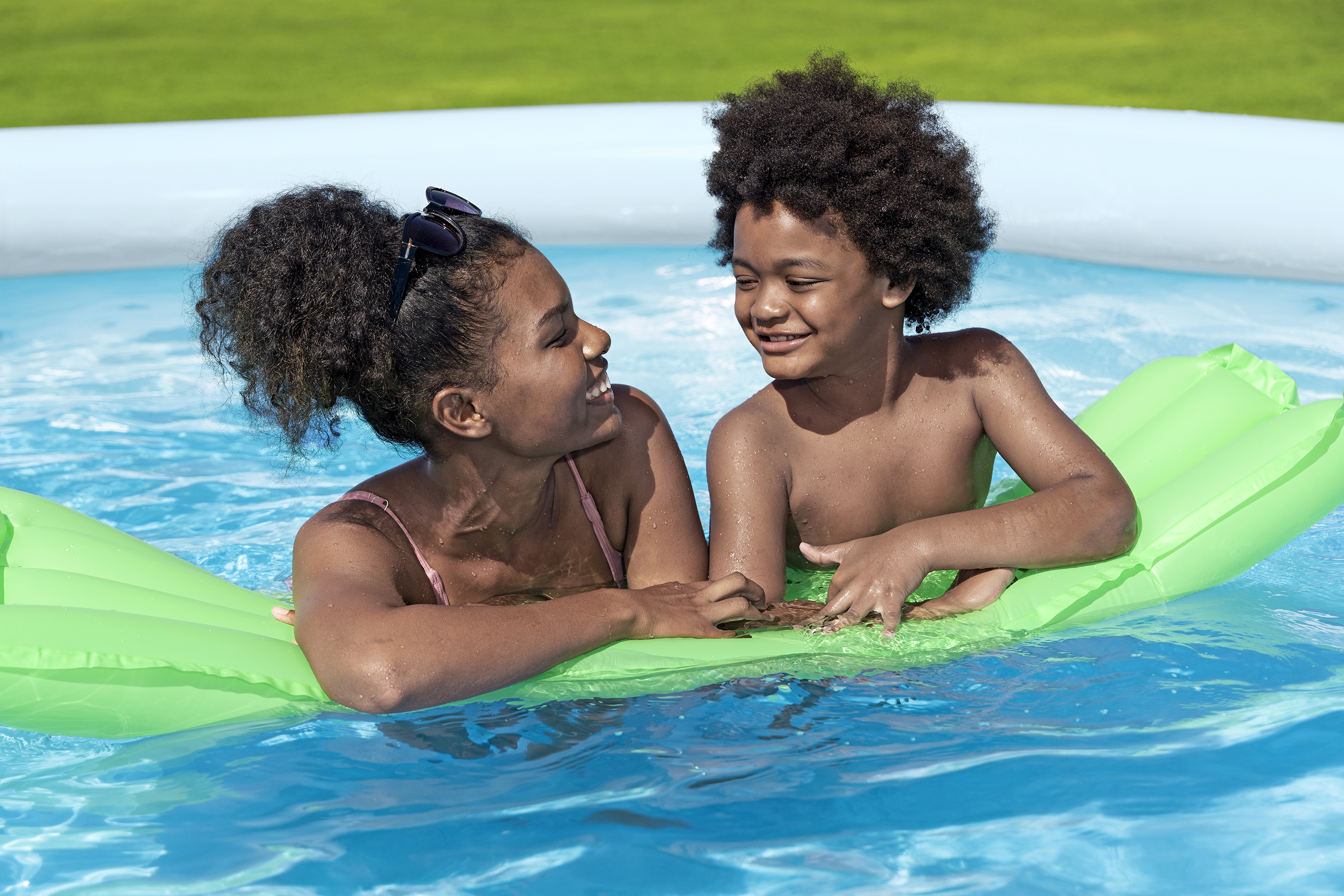 Fast Set™ Aufstellpool Set mit Filterpumpe Ø 396 x 84 cm, Grafisches Liniendesign, rund