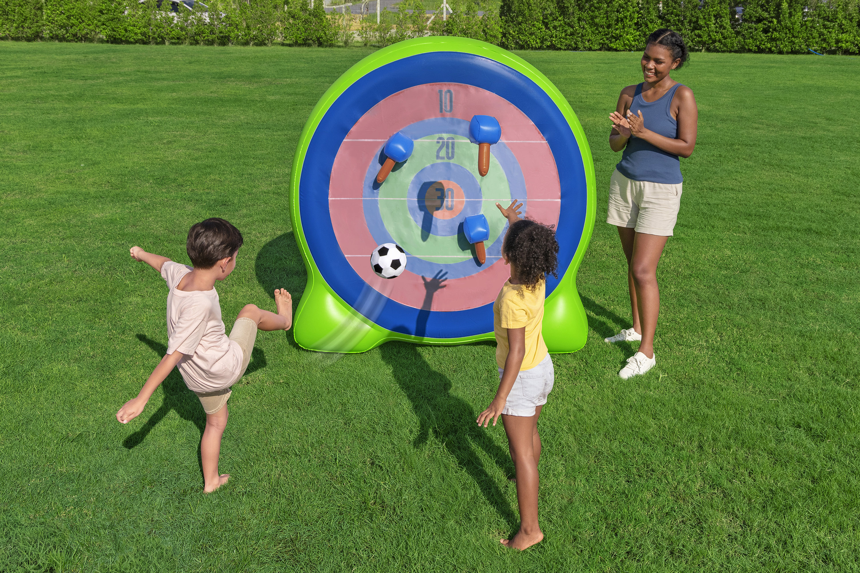 Fußball Dartscheibe Backyard Bullseye™ 157 x 107 x 157 cm