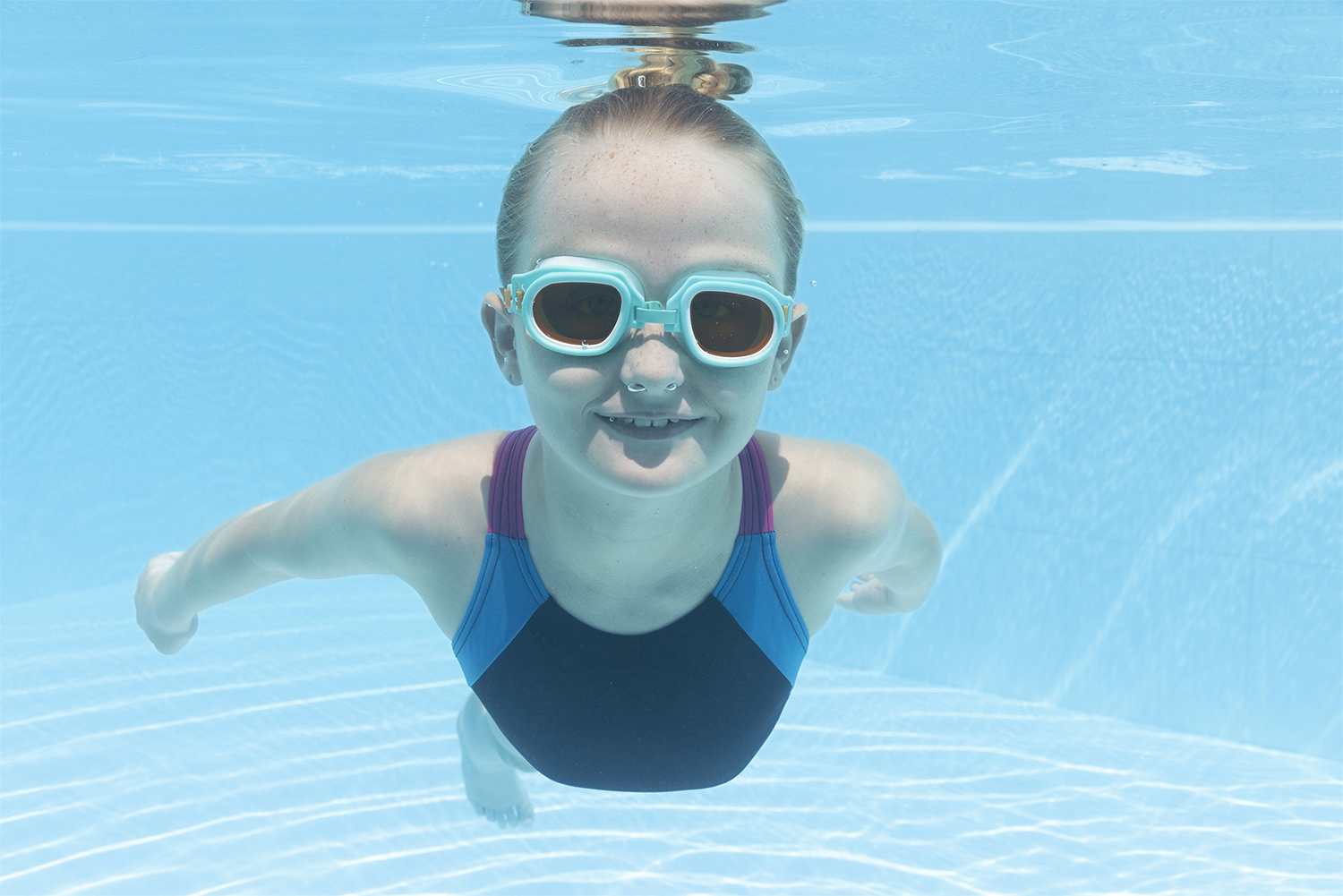 Aquanaut Essential™ Schwimmbrille ab 7 Jahren, sortiert