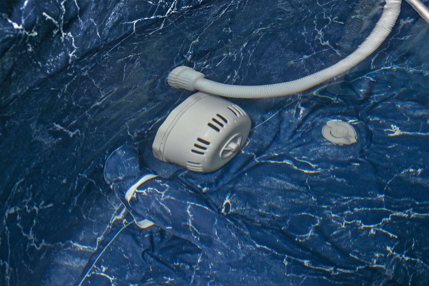 LAY-Z-SPA® Xtras pumpenbetriebener Whirlpoolsauger 150 cm LAY-Z-SPA® Xtras pumpenbetriebener Whirlpoolsauger 150 cm