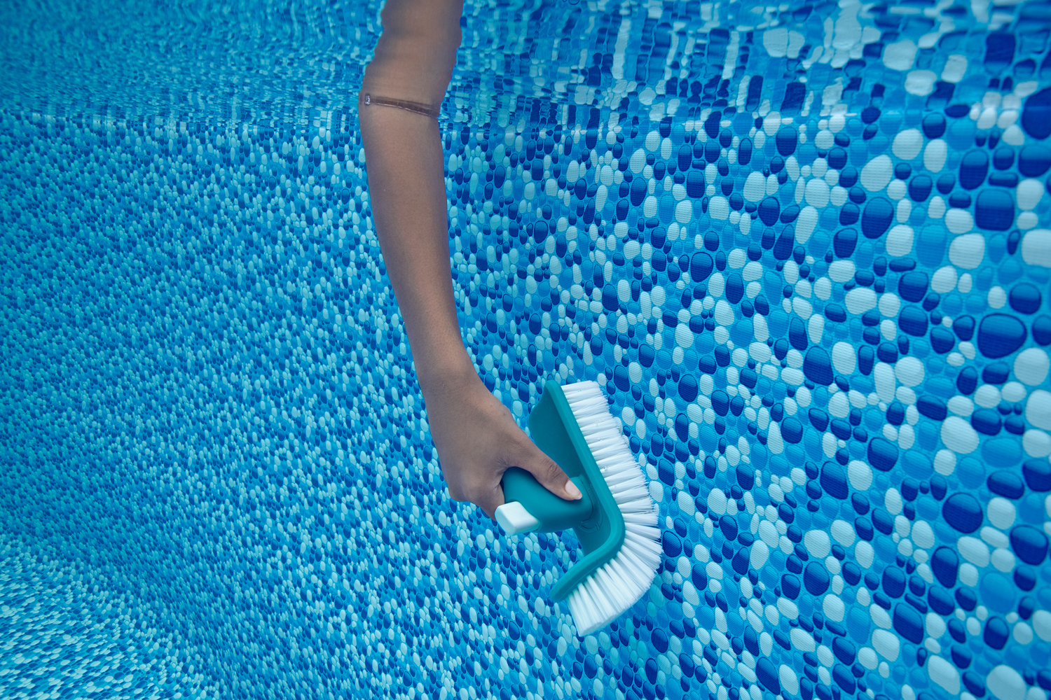 drehbare Poolbürste AquaScrub™ für Teleskopstange 20,5 x 6,5 x 10,5 cm