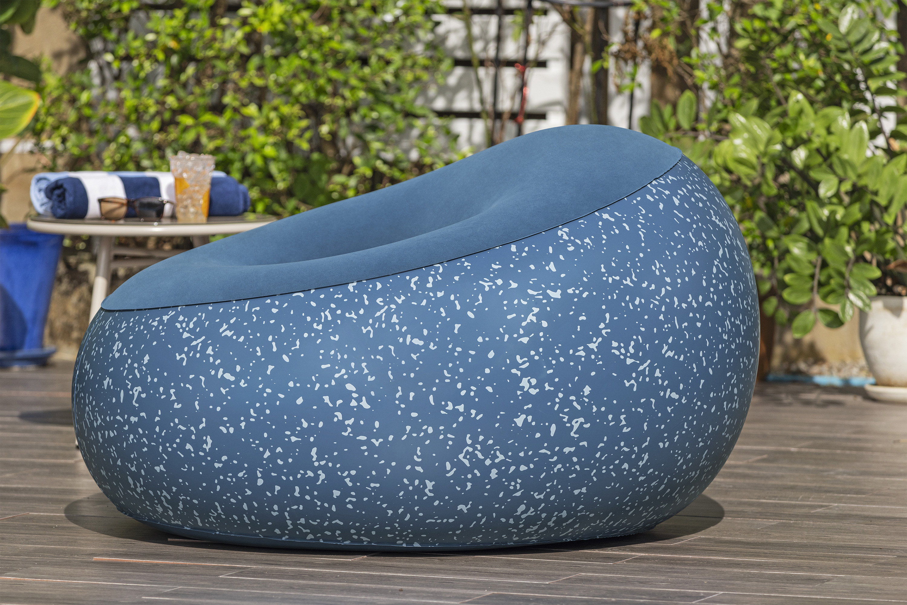 Inflate-A-Chair™ Luftsessel 112 x 112 x 66 cm, blau