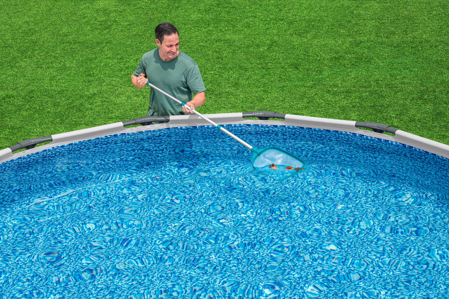 Poolkescher AquaScoop™ mit Teleskopstange, 163 cm