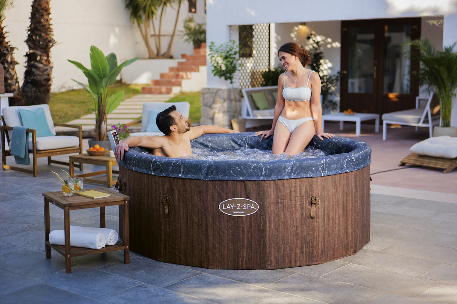 LAY-Z-SPA® Energiespar Whirlpool Toronto AirJet™ mit Schaumstoffpaneelen & App-Steuerung, für 7 Personen Ø 190 x 70 cm
