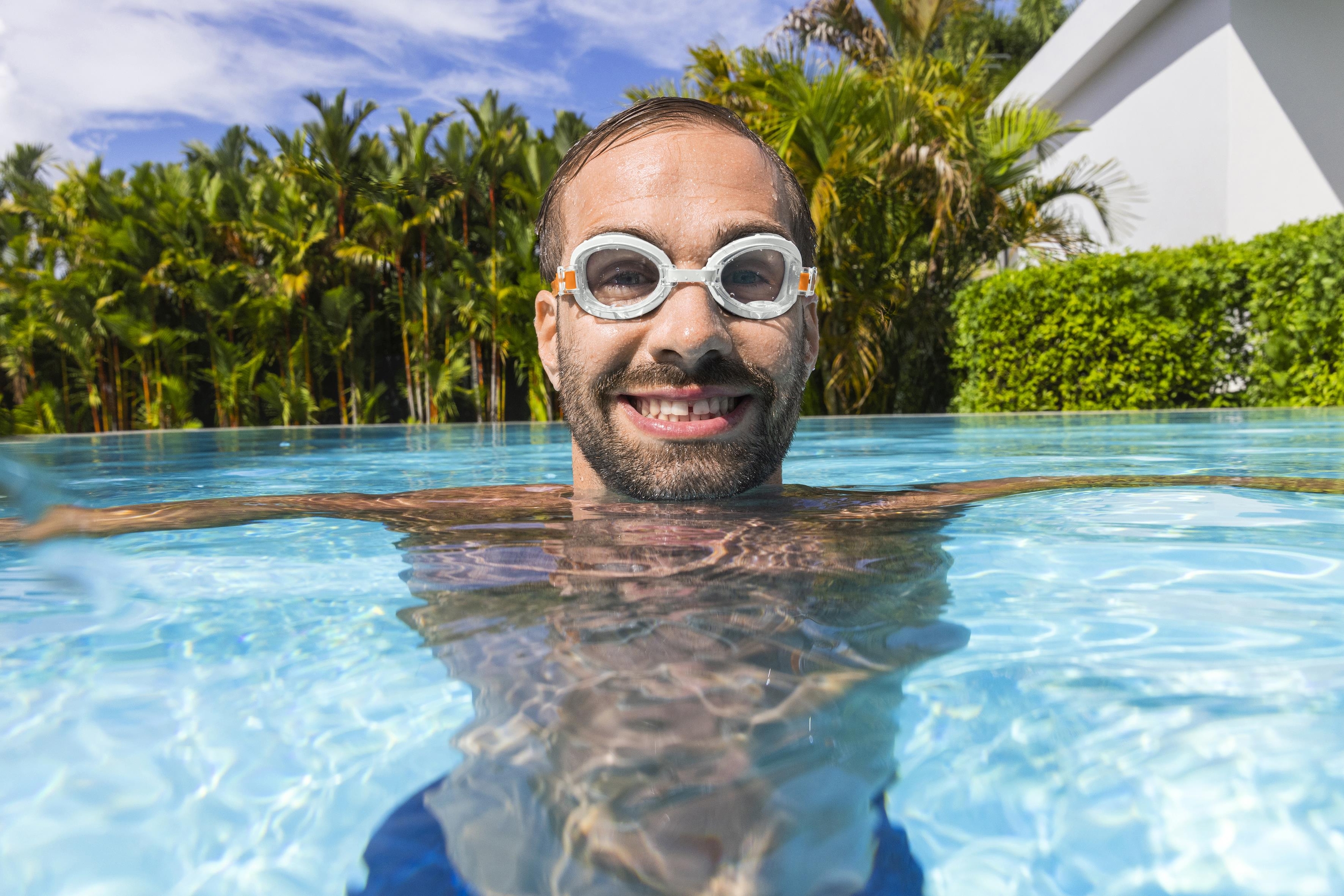 Aqua Burst Essential™ Schwimmbrille ab 14 Jahren, Weiß