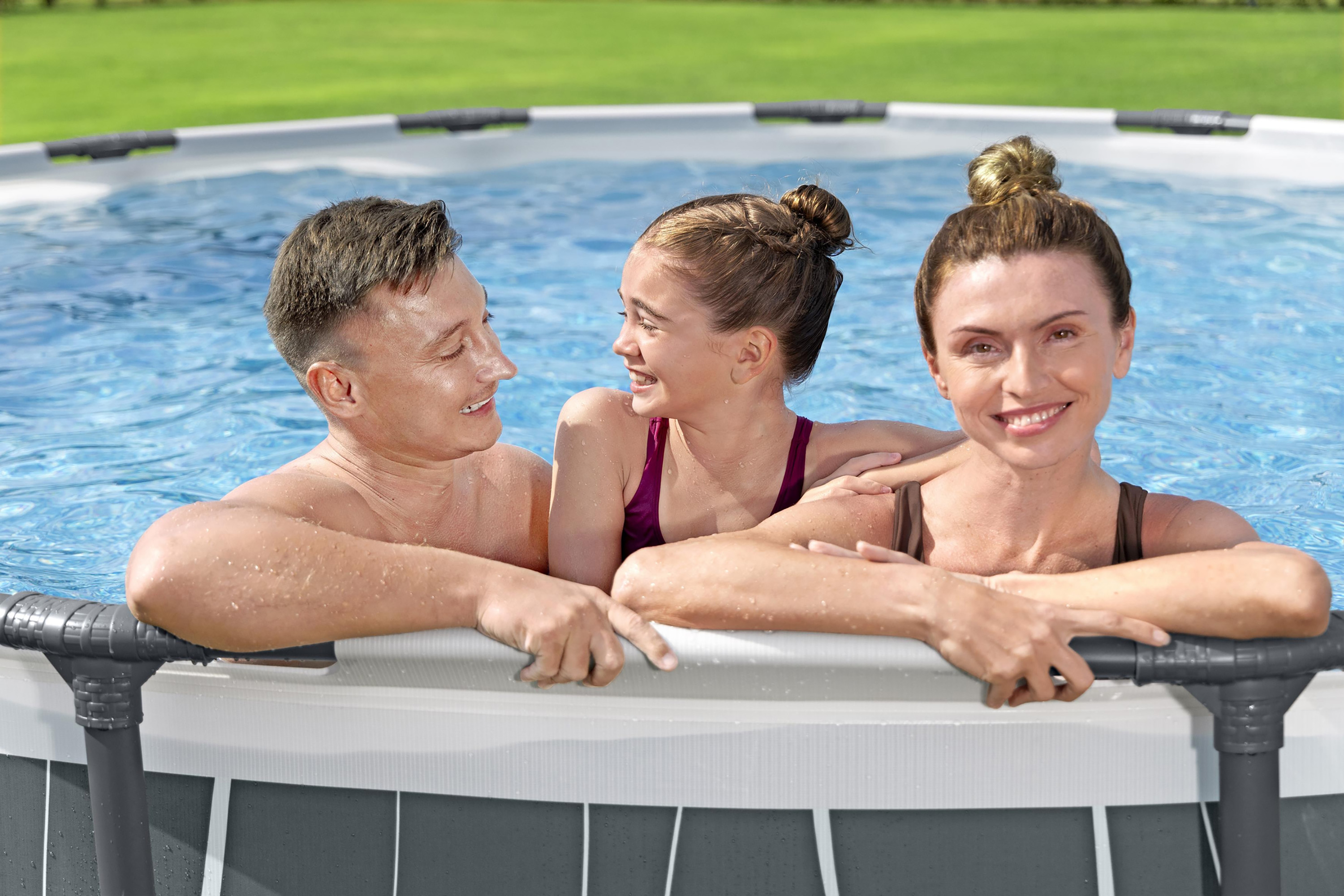 Steel Pro MAX™ Frame Pool Komplett Set mit Filterpumpe Ø 457 x 107 cm, LED-Design, rund