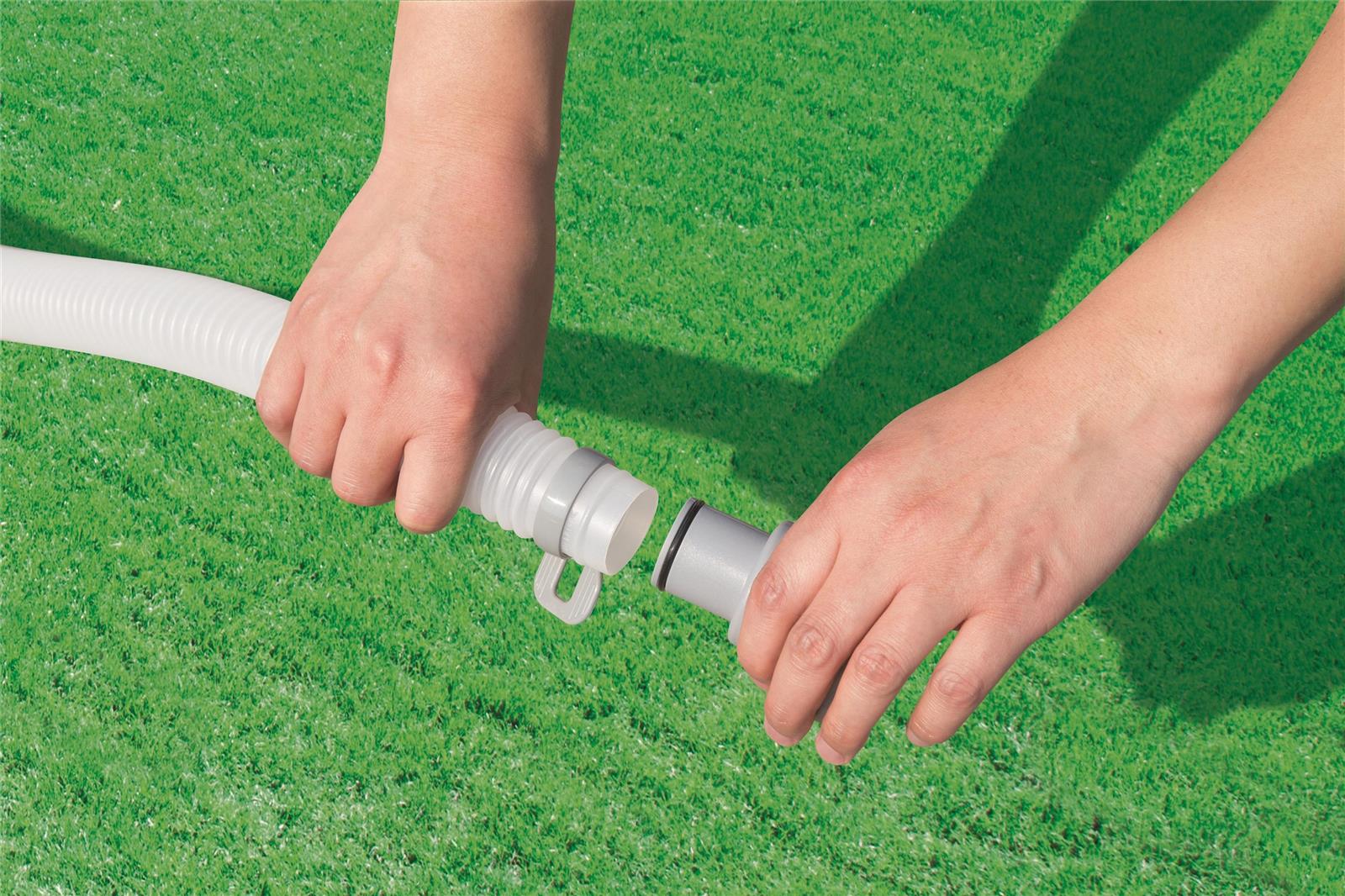 Flowclear™ 43" x 67"/1.10m x 1.71m Clean Sun Powered Pool Pad