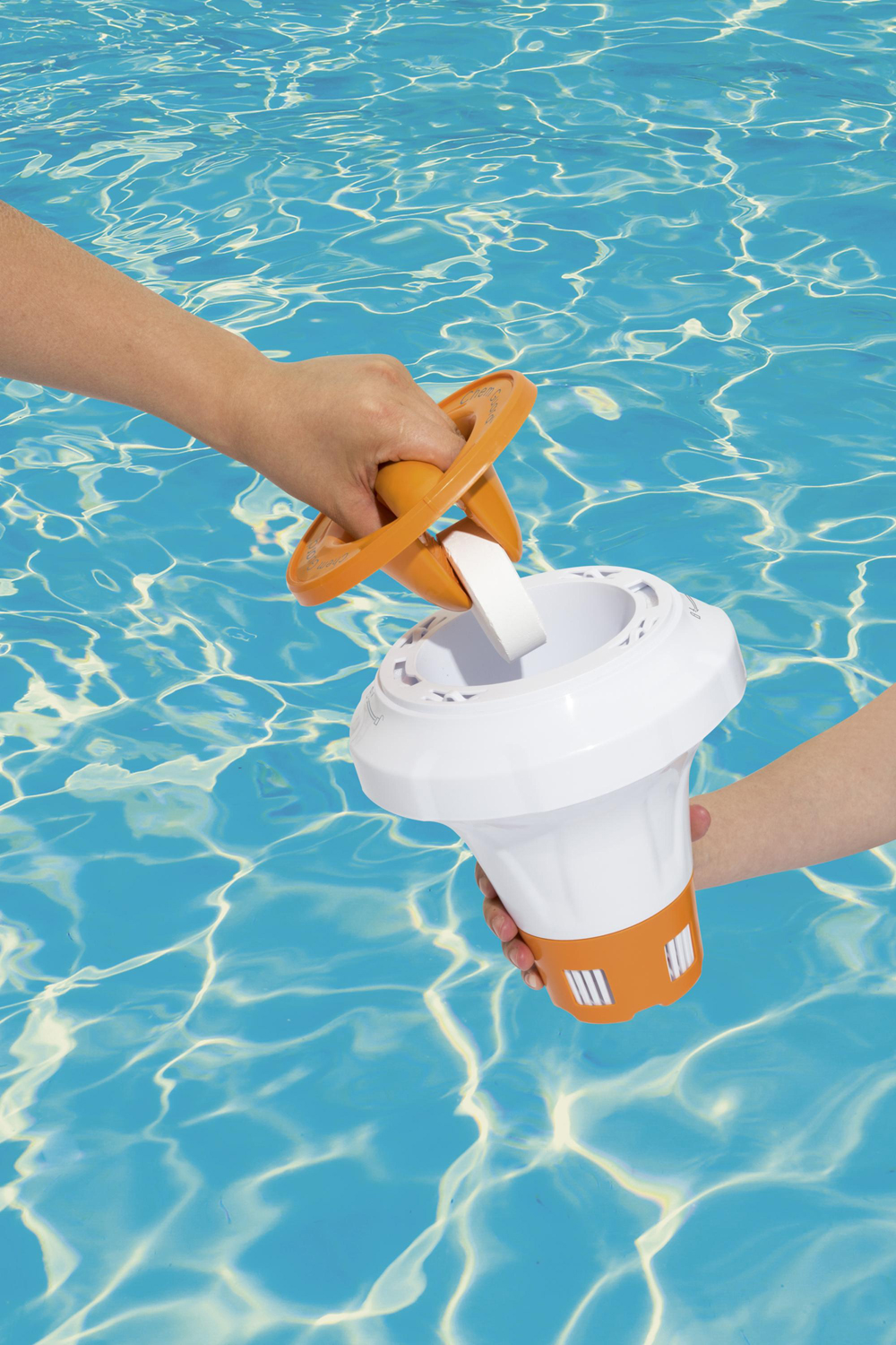 Flowclear™ Chemical Floater with ChemGuard