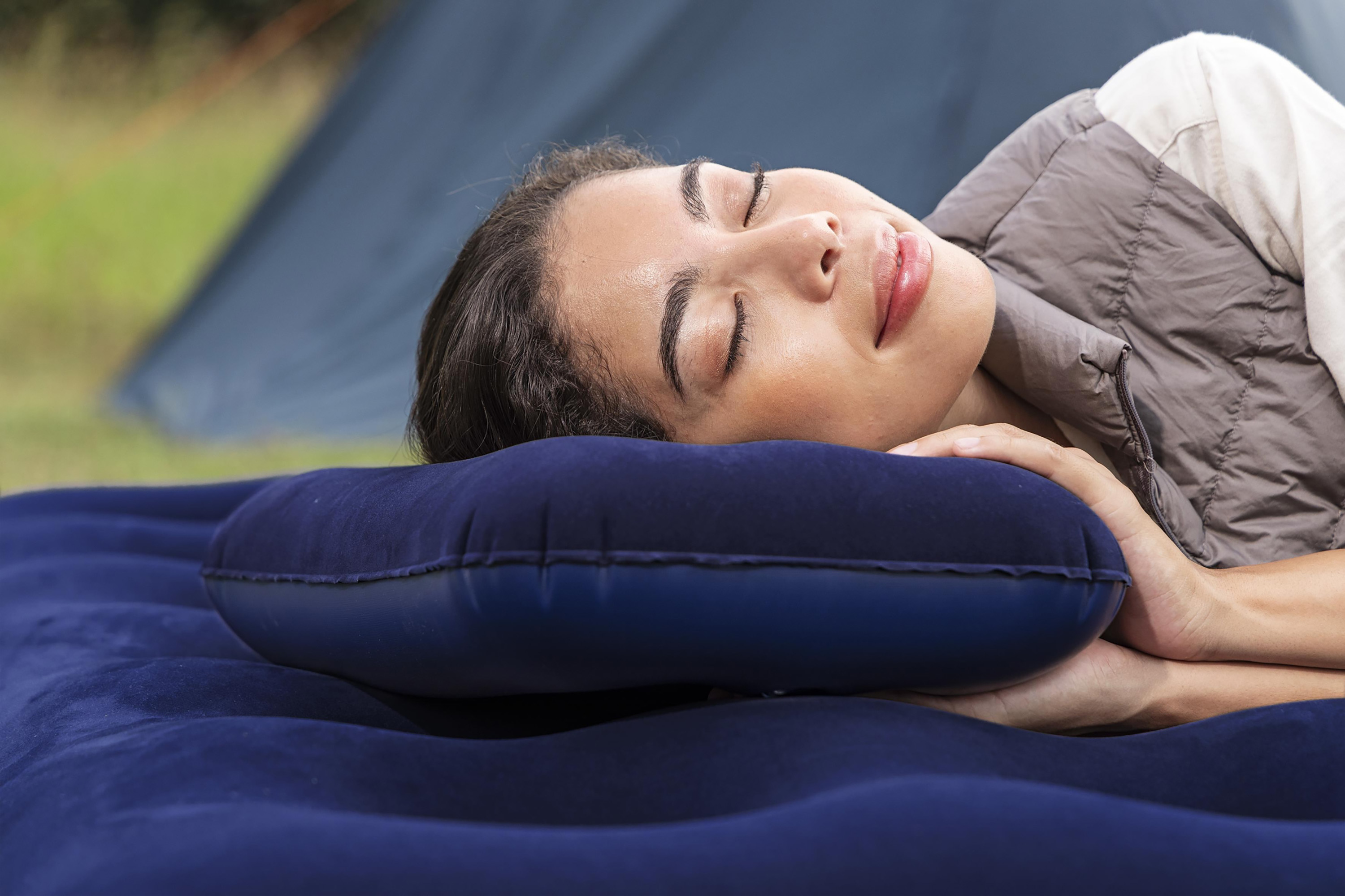 Doppelluftbett  mit externer Handpumpe 203 x 152 x 22 cm