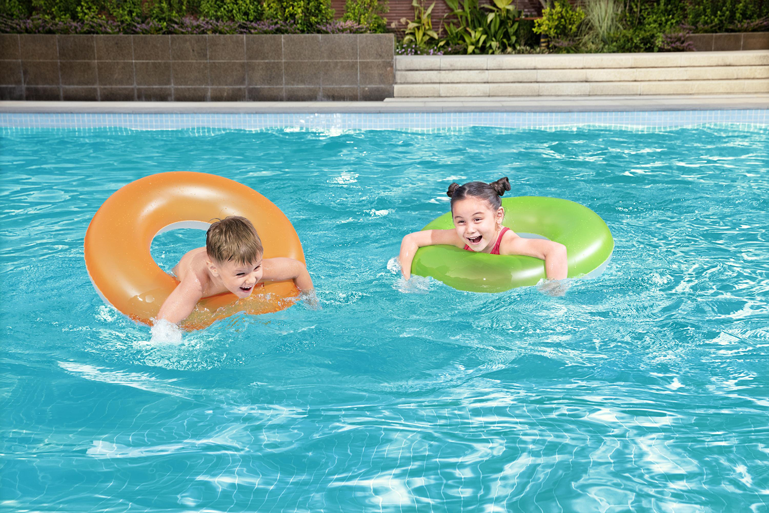 Schwimmring Frosted Neon Ø 76 cm, sortiert Schwimmring Frosted Neon Ø 76 cm, sortiert