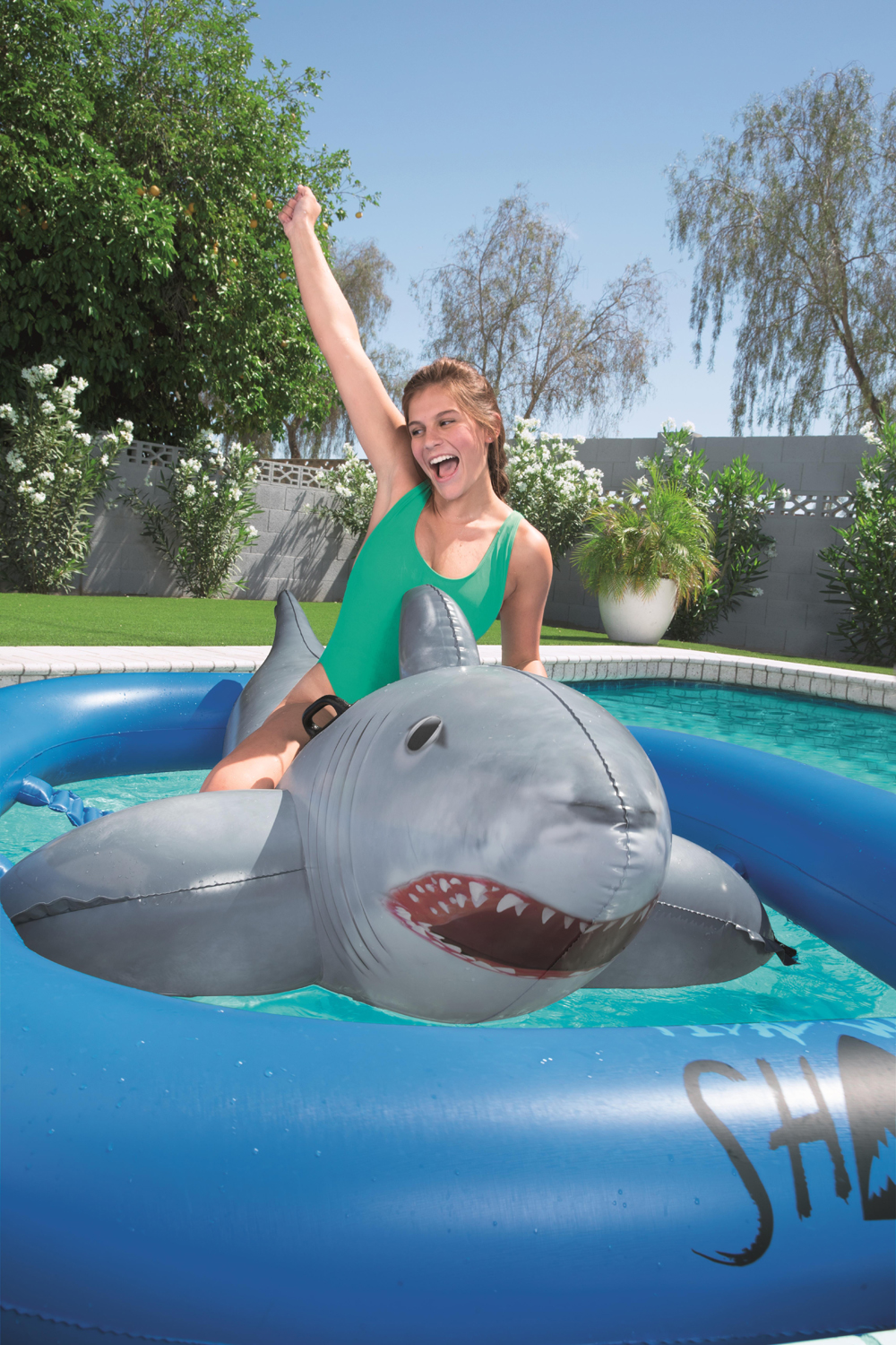 Bestway® 10'2"x 7'/3.10m x 2.13m Tidal Wave Shark Ride