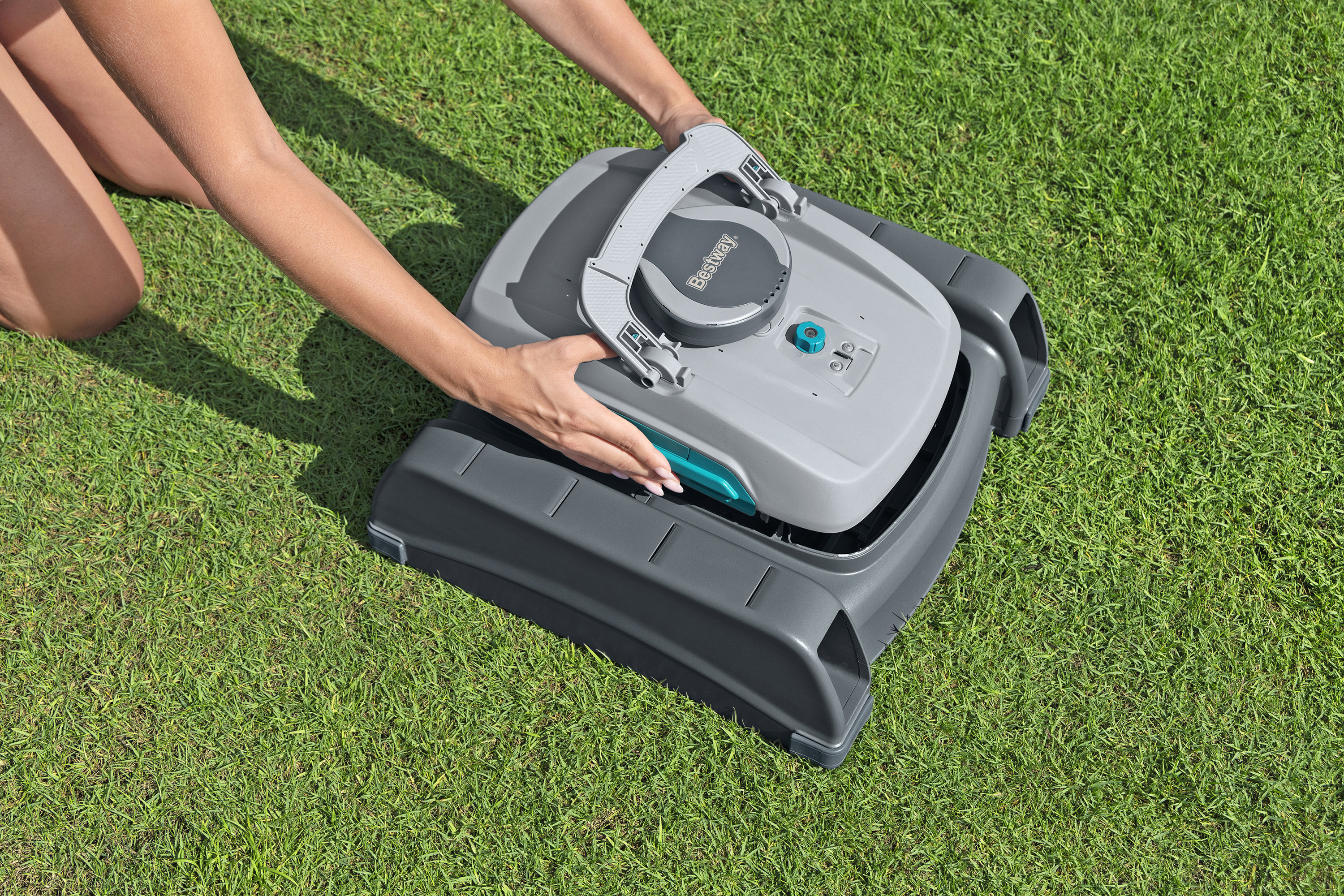 Autonomer 2 in 1 Poolroboter Aquatronix™ G300 mit Oberflächenskimmer