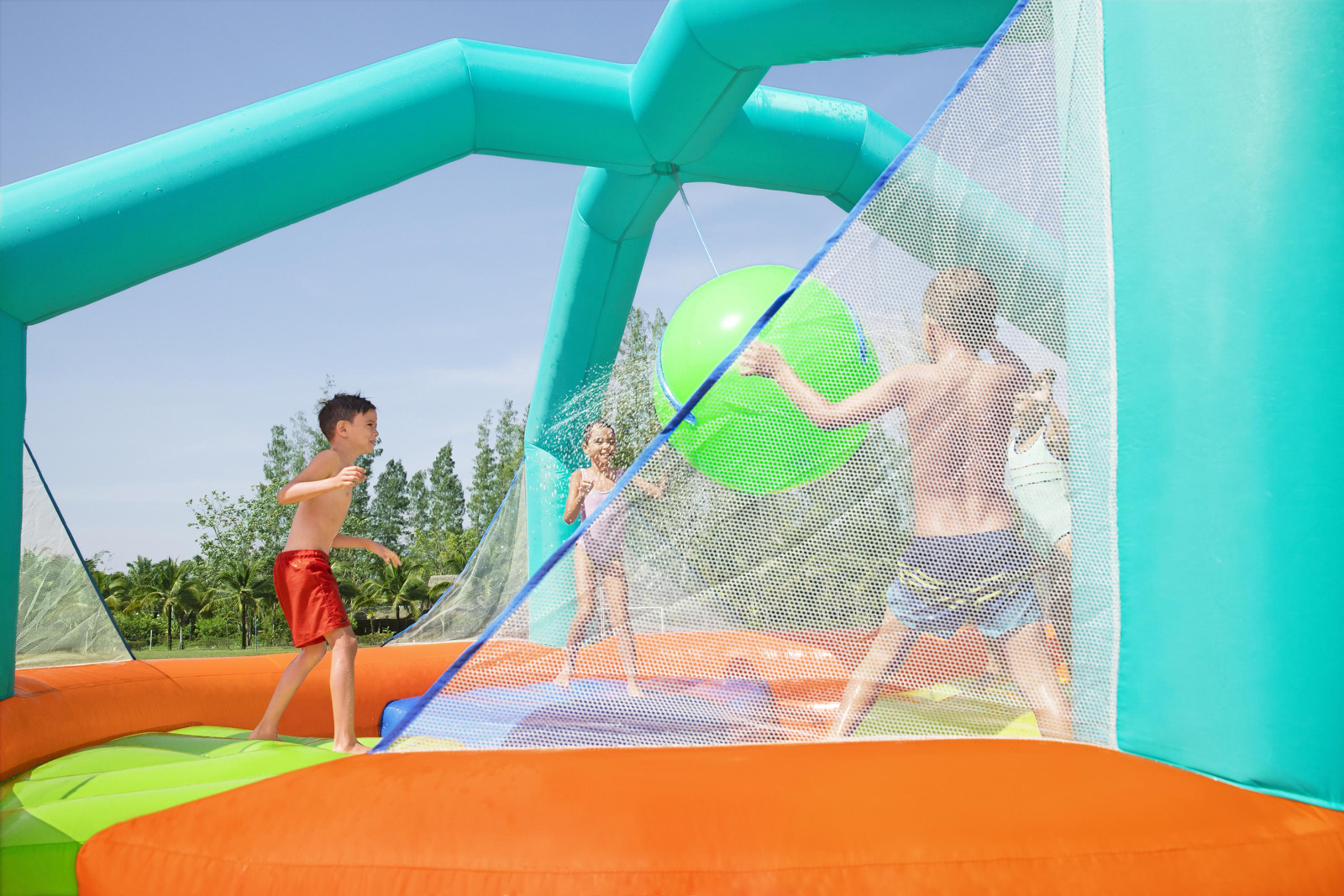 H2OGO! Wasserpark Dodge & Drench mit Dauergebläse 450 x 450 x 268 cm