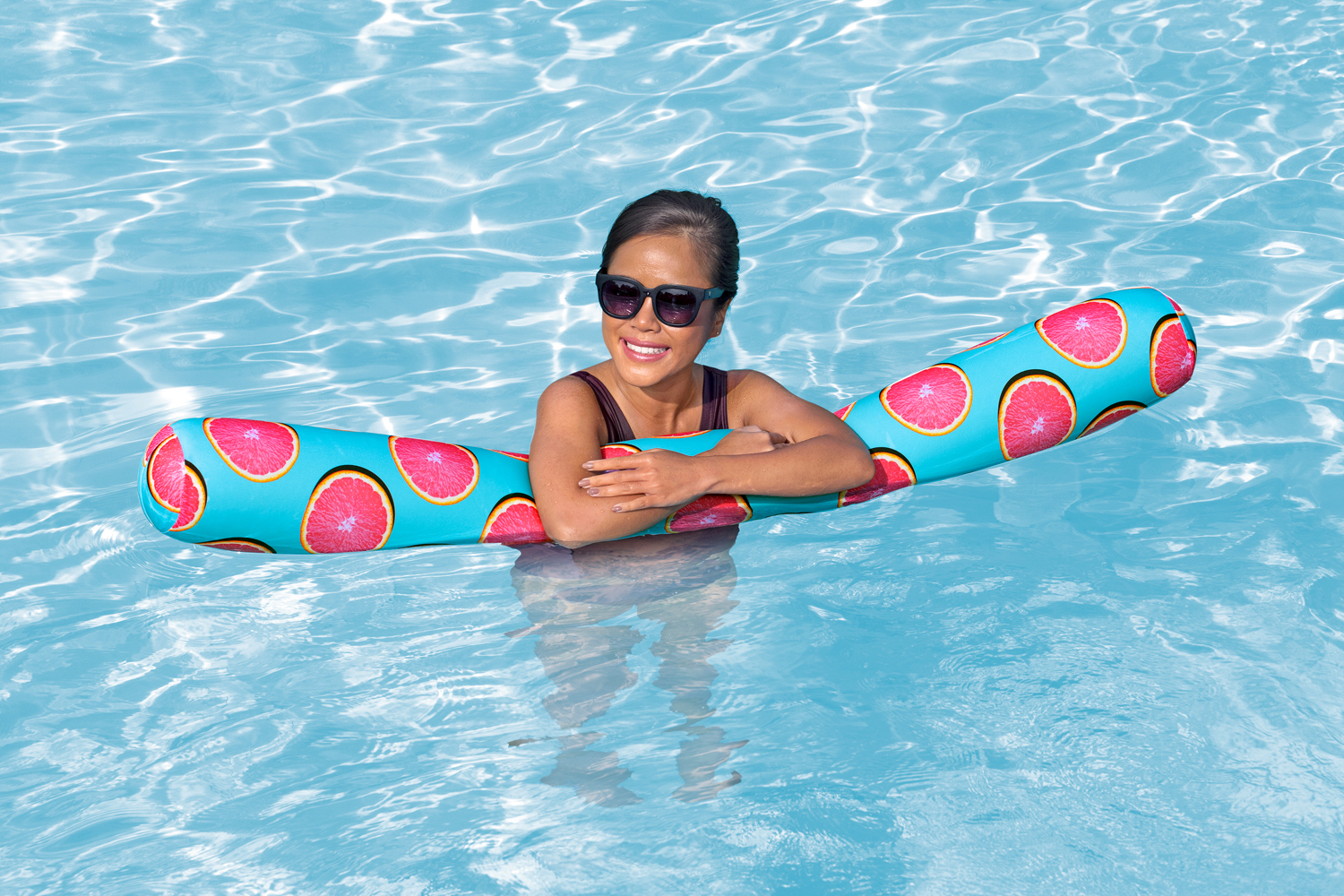 Poolnudel Splashin' Style™ mit Textilbezug 150 x 23 cm, sortiert