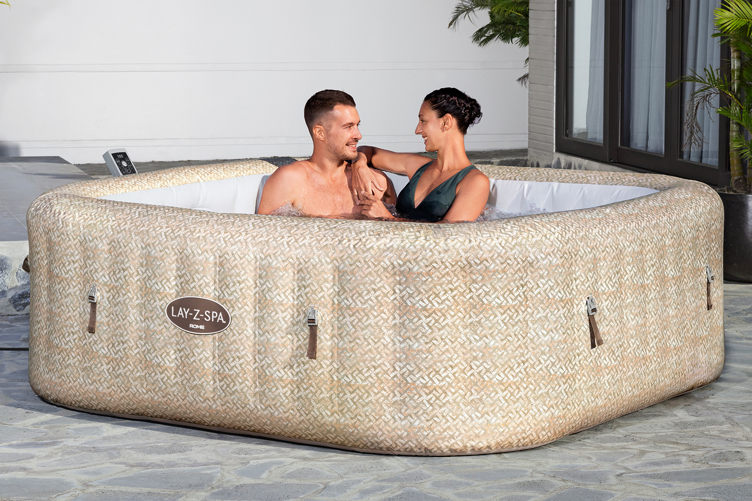 LAY-Z-SPA® Energiespar-Whirlpool Rome AirJet™ mit App-Steuerung, für 7 Pers. 201 x 201 x 71 cm, Sandmarmor-Optik