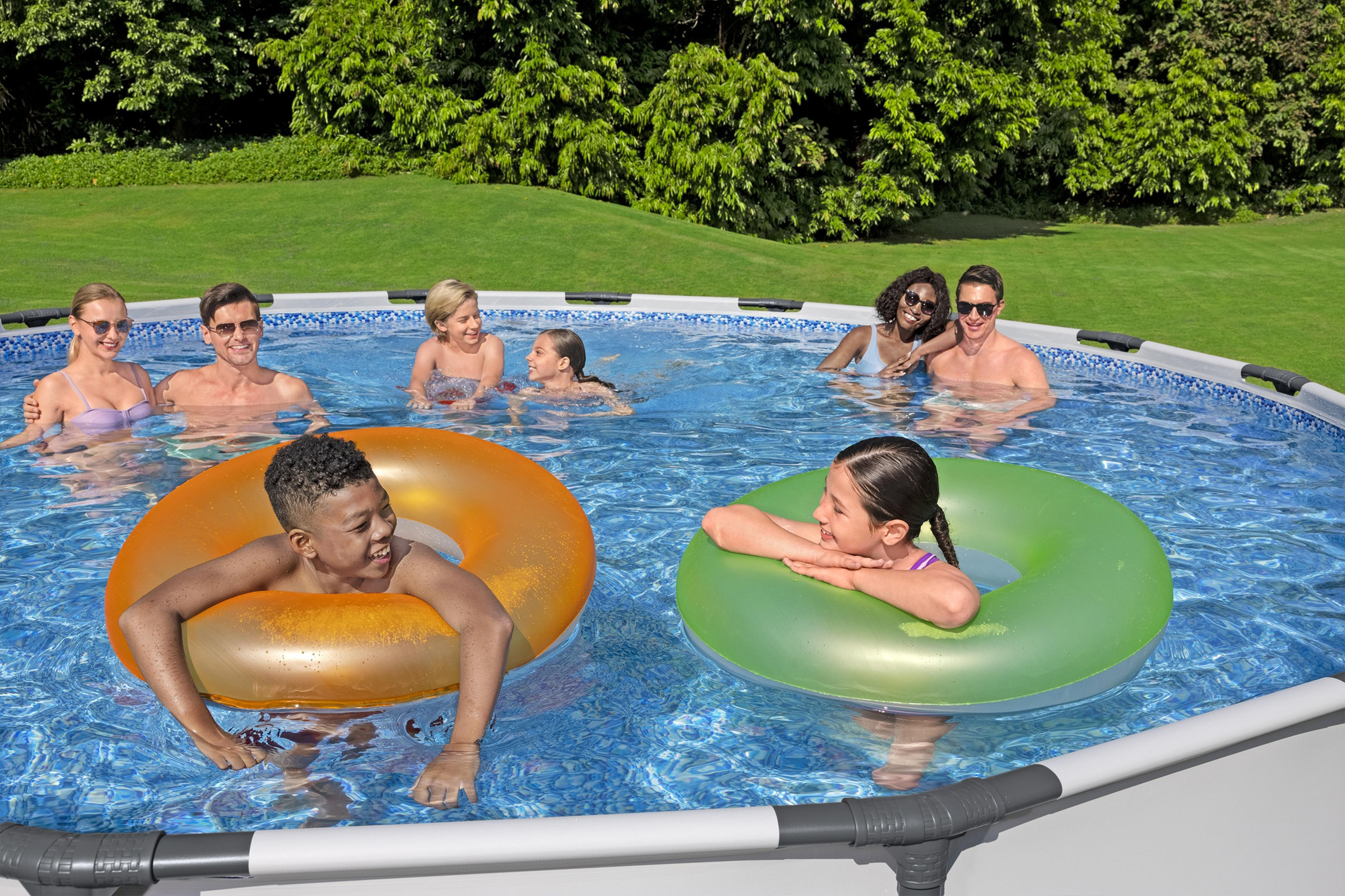 Steel Pro MAX™ Frame Pool Komplett Set mit Filterpumpe Ø 549 x 122 cm, lichtgrau, rund