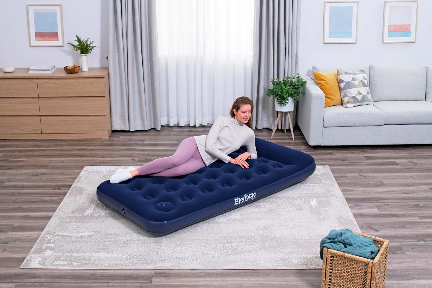 Single-Luftbett mit integrierter Fußpumpe 188 x 99 x 28 cm