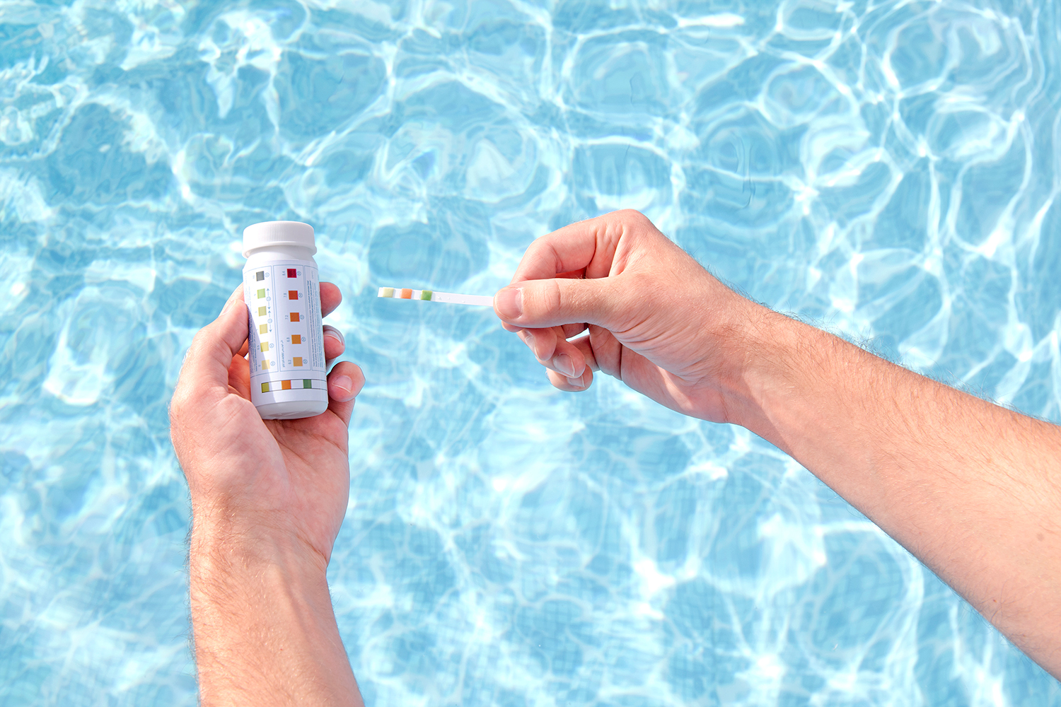 Poolpflege Komplett Set AquaClear™ Deluxe für Poolgrößen bis 396 cm Poolpflege Komplett Set AquaClear™ Deluxe für Poolgrößen bis 396 cm