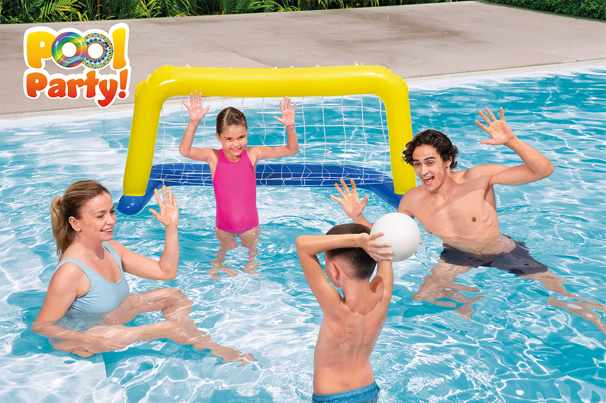 spiel-und-spaß-im-pool