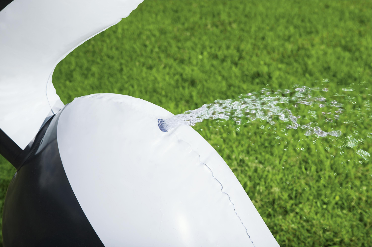 Wassersprinkler "Stinktier" 119 x 81 x 137 cm