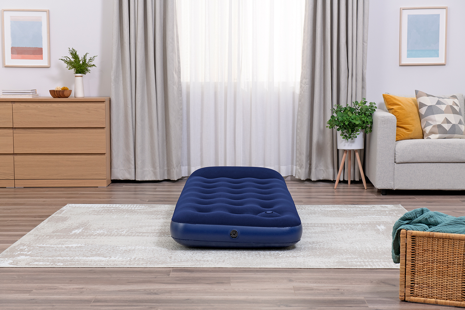 Single Luftbett mit integrierter Fußpumpe 185 x 76 x 28 cm