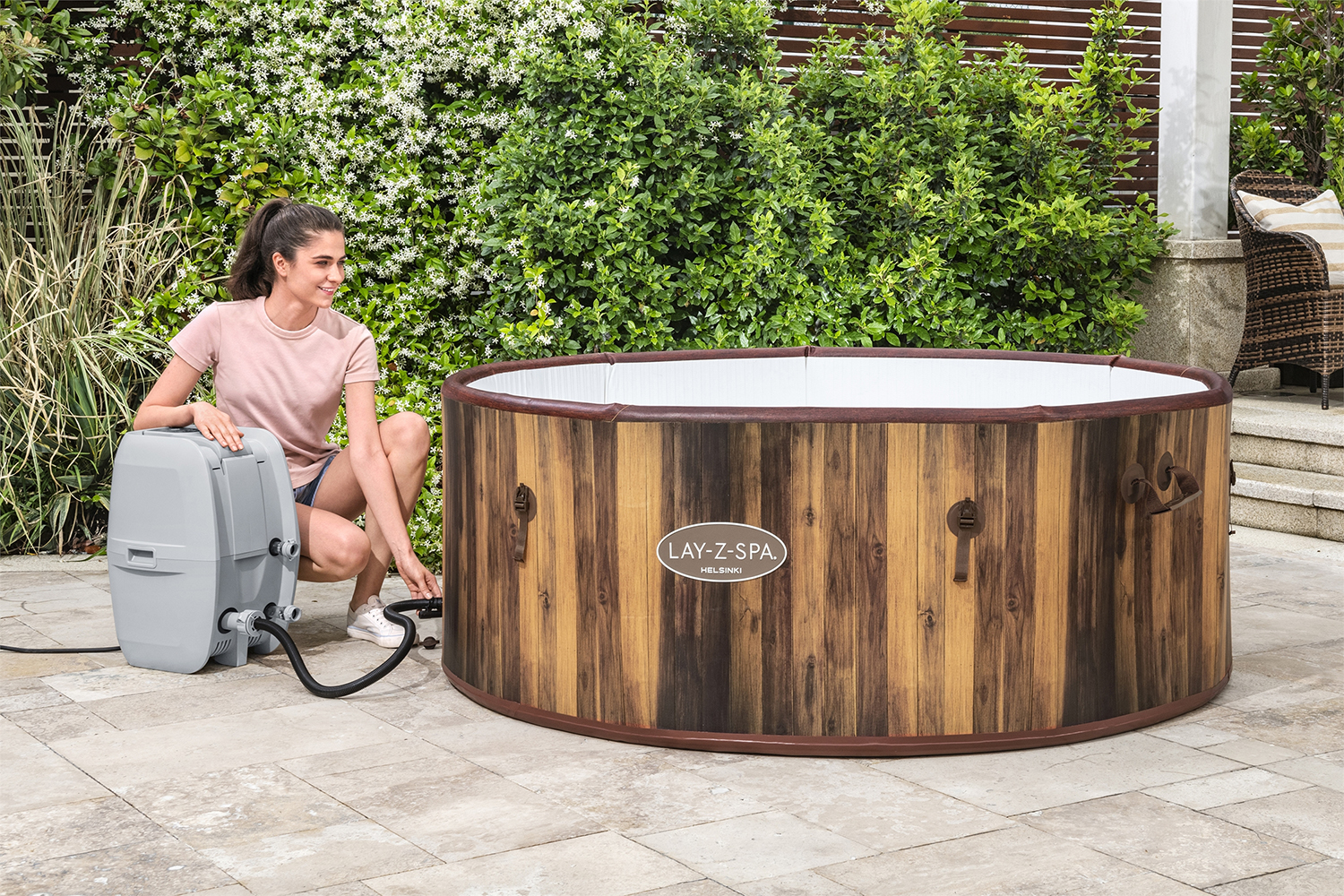 LAY-Z-SPA® WLAN Whirlpool Helsinki AirJet Plus™ Ø 180 x 66 cm, rund