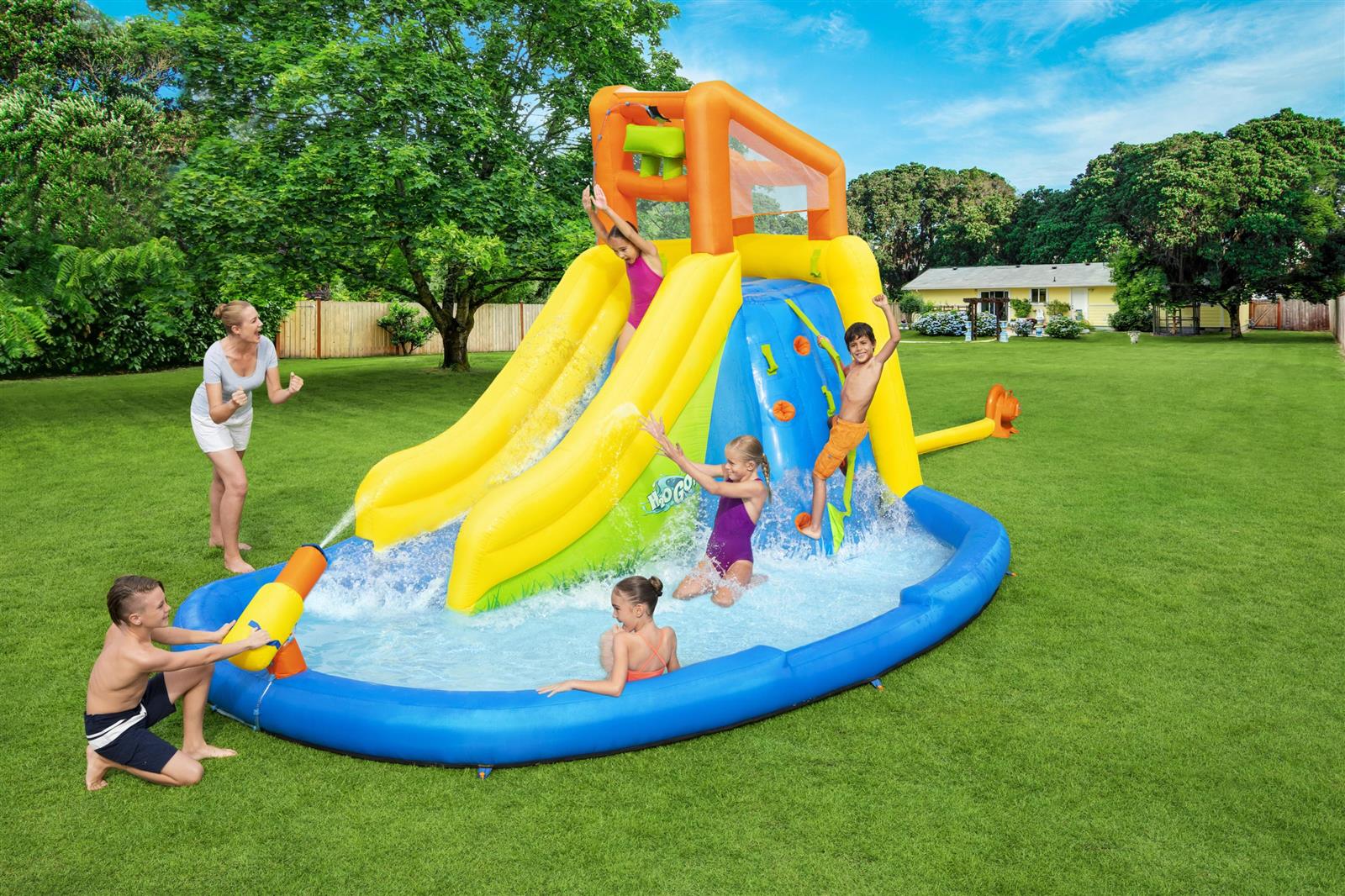 H2OGO!™ 14'3" x 9'5" x 8'9"/4.35m x 2.86m x 2.67m Mount Splashmore Mega WaterPark