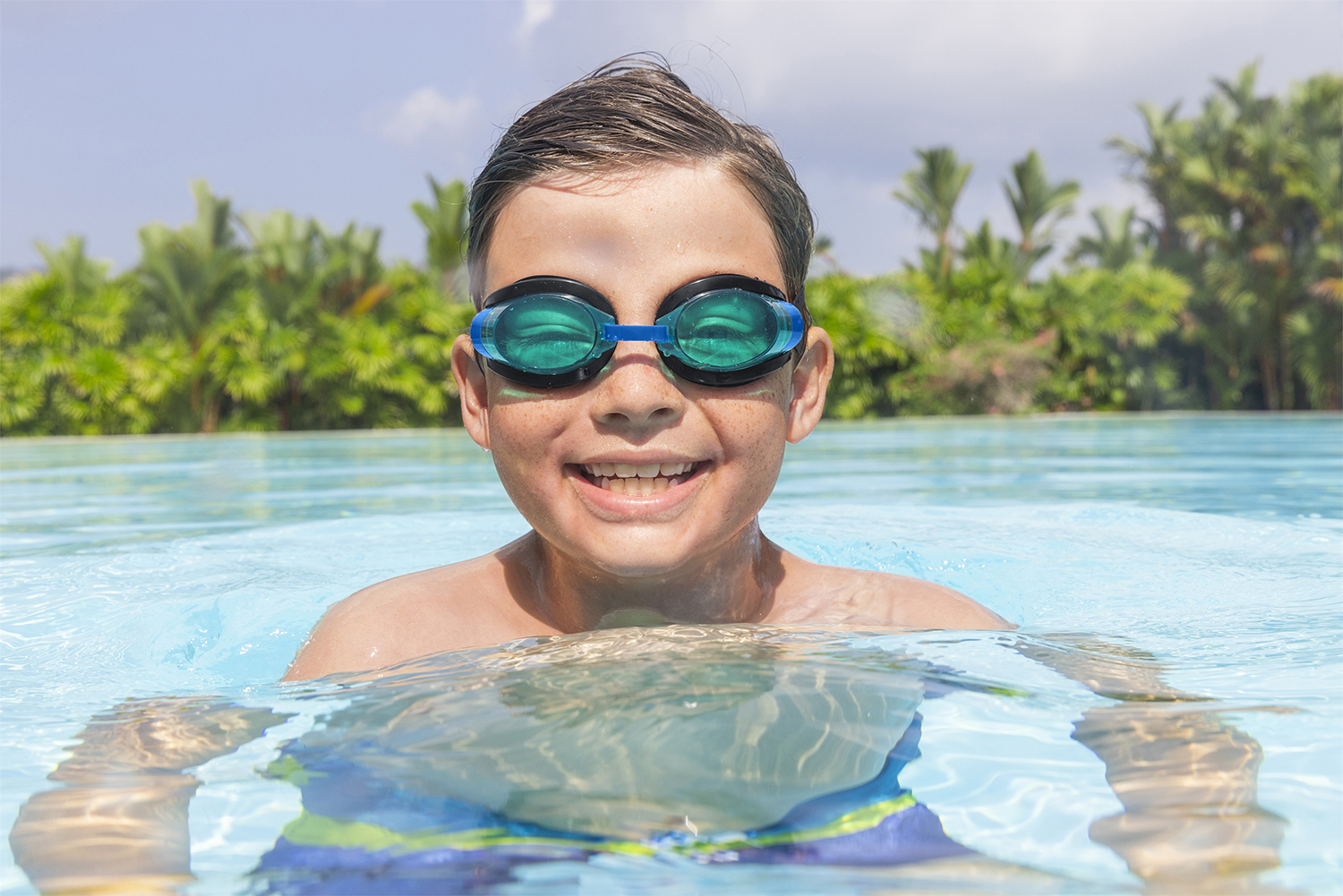 Aqua Burst Essential™ II Schwimmbrille ab 7 Jahren, sortiert