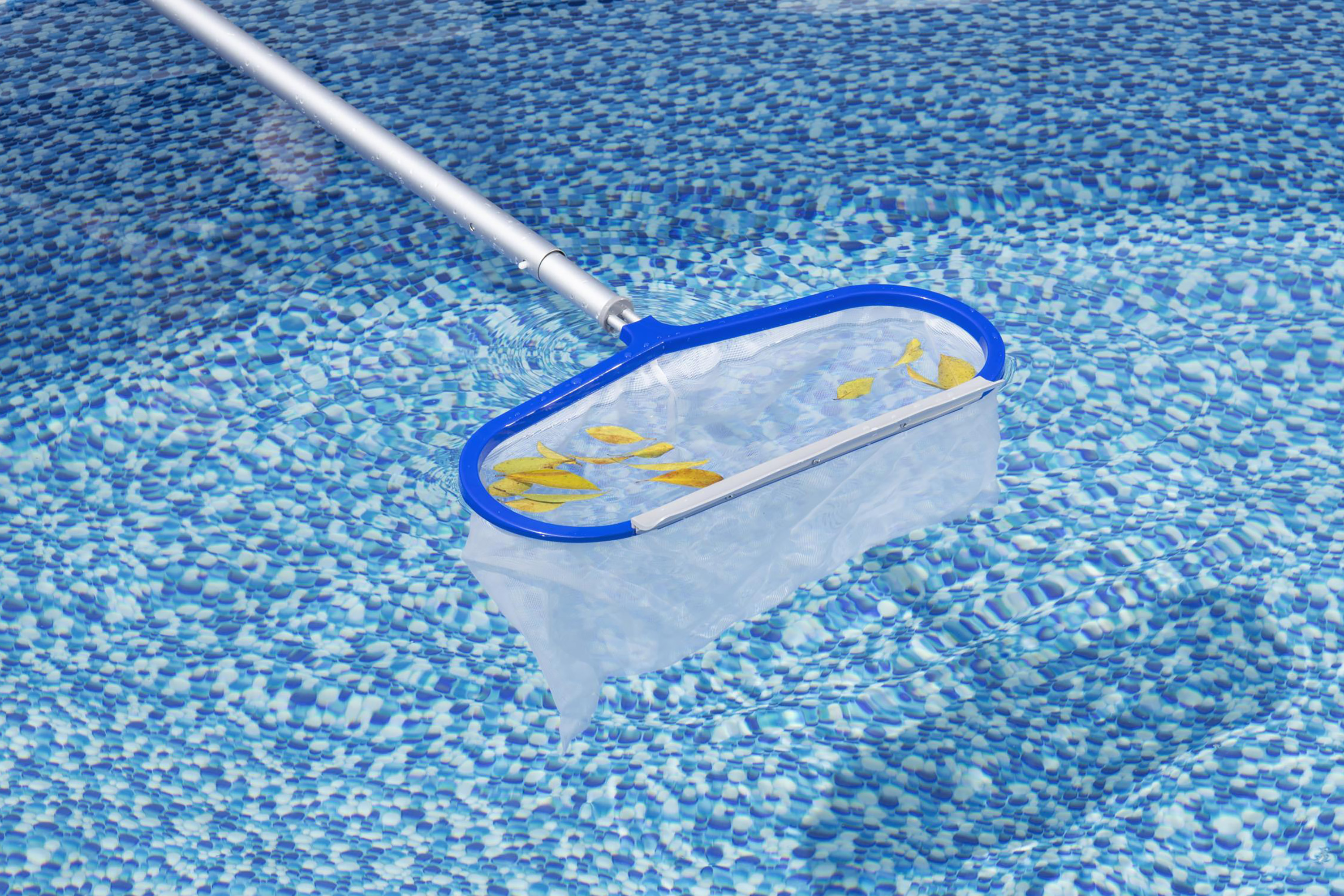 Flowclear™ Poolkescher AquaRake™ Deluxe für Teleskopstange 50 x 48 x 2,8 cm