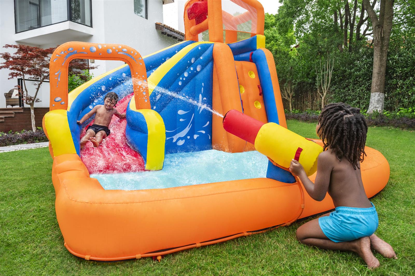 H2OGO!™ 12' x 10'6" x 8'10"/3.65m x 3.20m x 2.70m Turbo Splash Water Zone_Mega Water Park