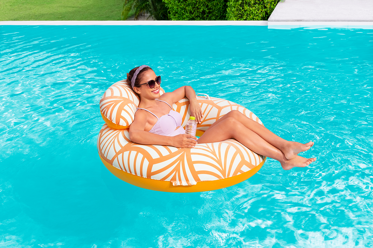 Comfort Plush™ Schwimmring mit Kopfstütze 118 x 117 cm Comfort Plush™ Schwimmring mit Kopfstütze 118 x 117 cm