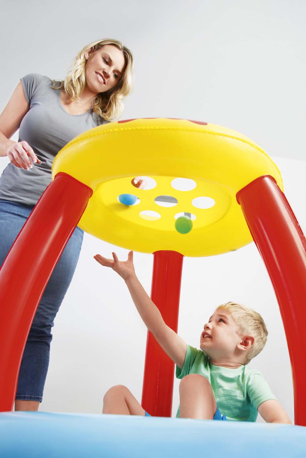 Fisher-Price® 35" x 35" x 33"/"/89cm x 89cm x 84cm Animal Friends Ball Pit
