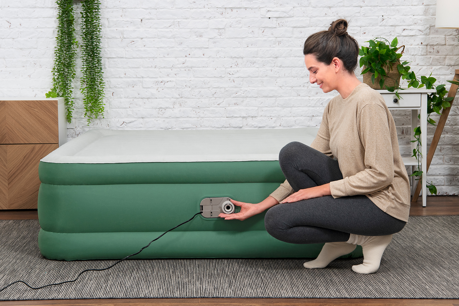 Toughlite™ TPU-Doppelluftbett mit integrierter Elektropumpe 203 x 152 x 46 cm