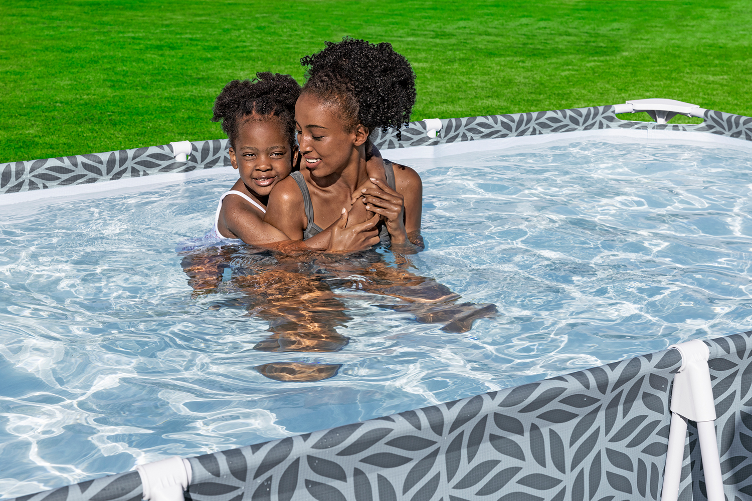 Steel Pro™ Frame Pool Set mit Filterpumpe 366 x 201 x 66 cm, Blattform-Design, eckig Steel Pro™ Frame Pool Set mit Filterpumpe 366 x 201 x 66 cm, Blattform-Design, eckig