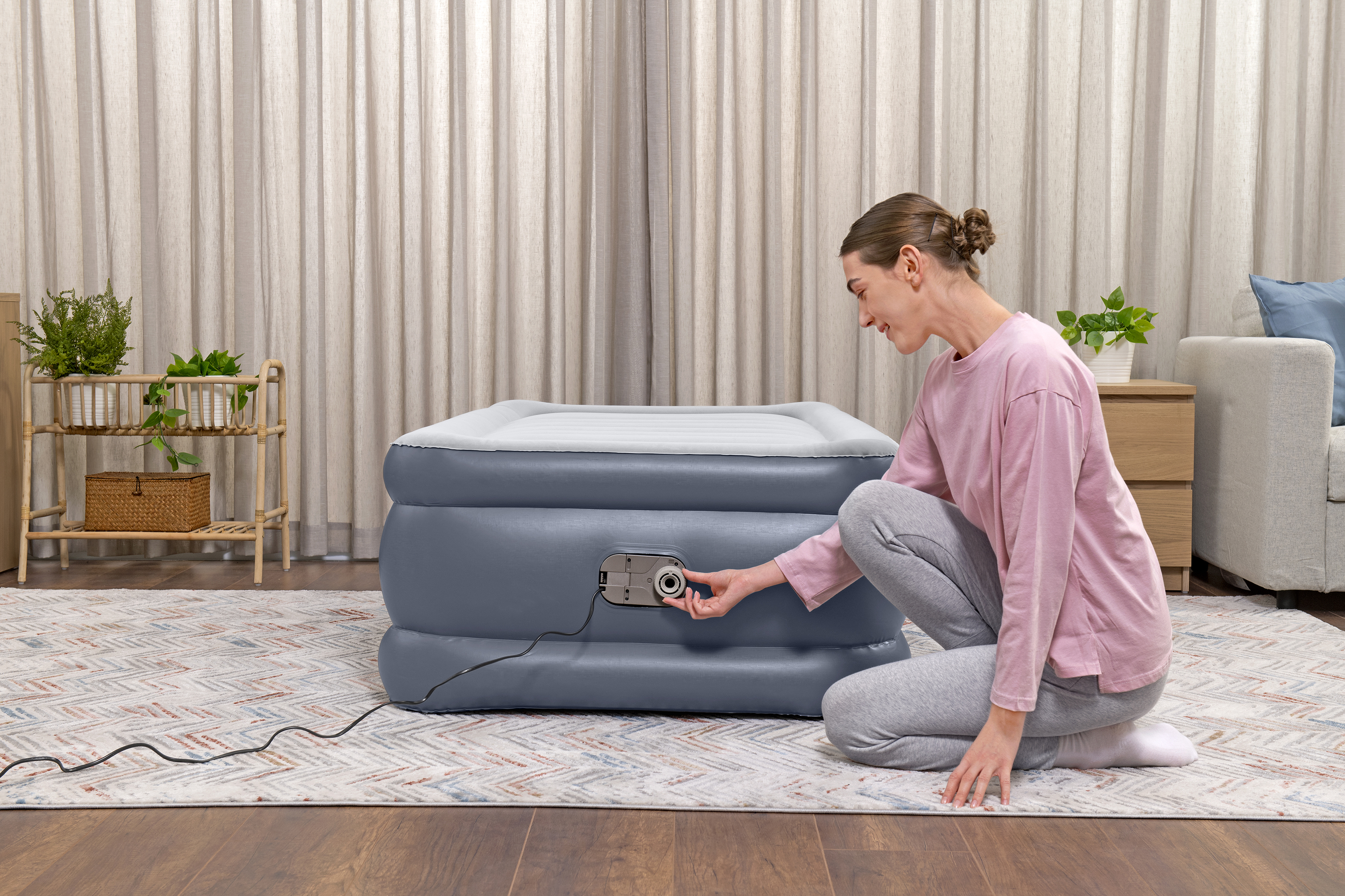 TriTech® Single-Luftbett mit integrierter Elektropumpe 191 x 97 x 51 cm TriTech® Single-Luftbett mit integrierter Elektropumpe 191 x 97 x 51 cm