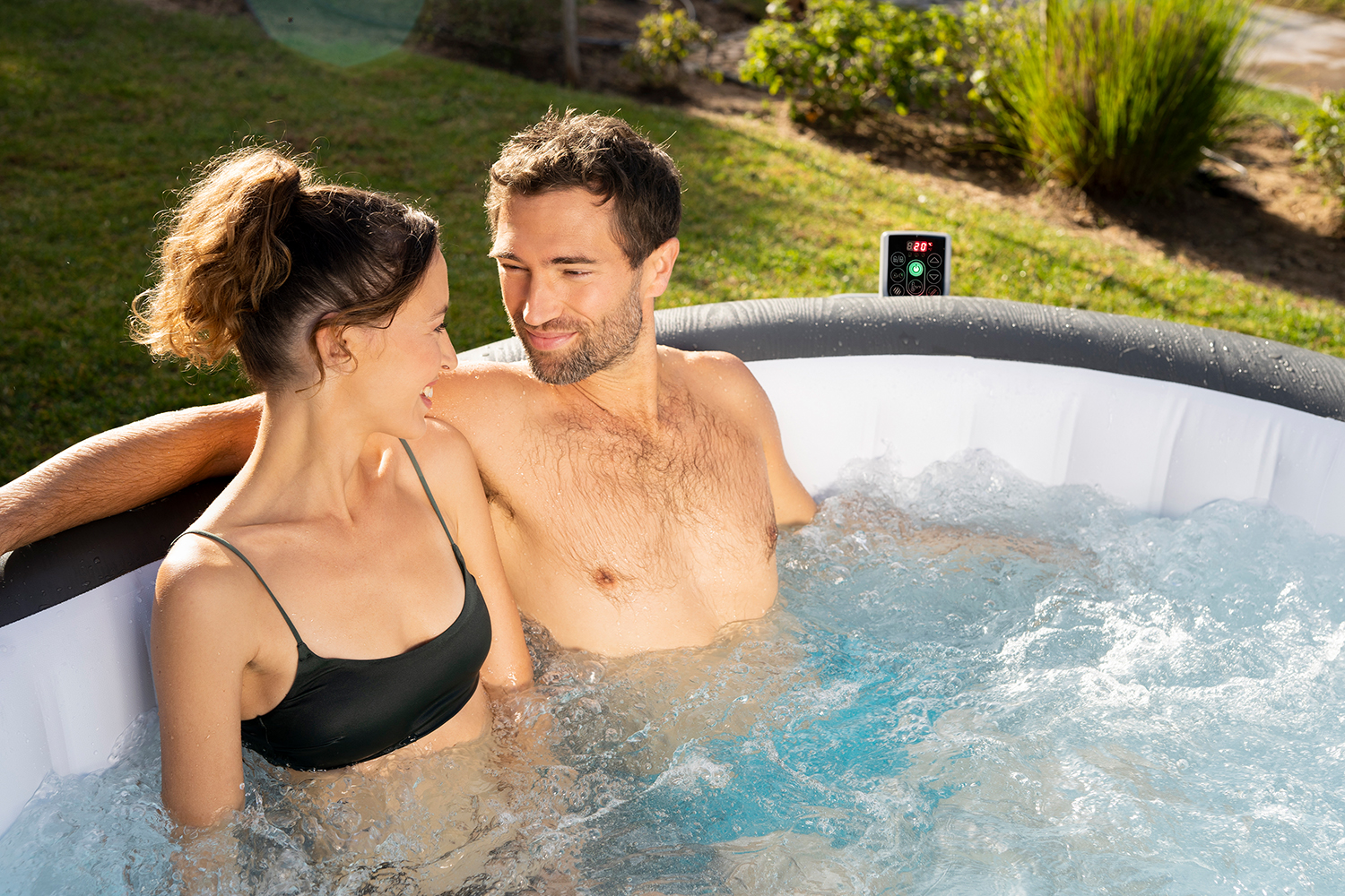 LAY-Z-SPA® XXL WLAN-Whirlpool Mauritius AirJet™ 270 x 180 x 71 cm, oval