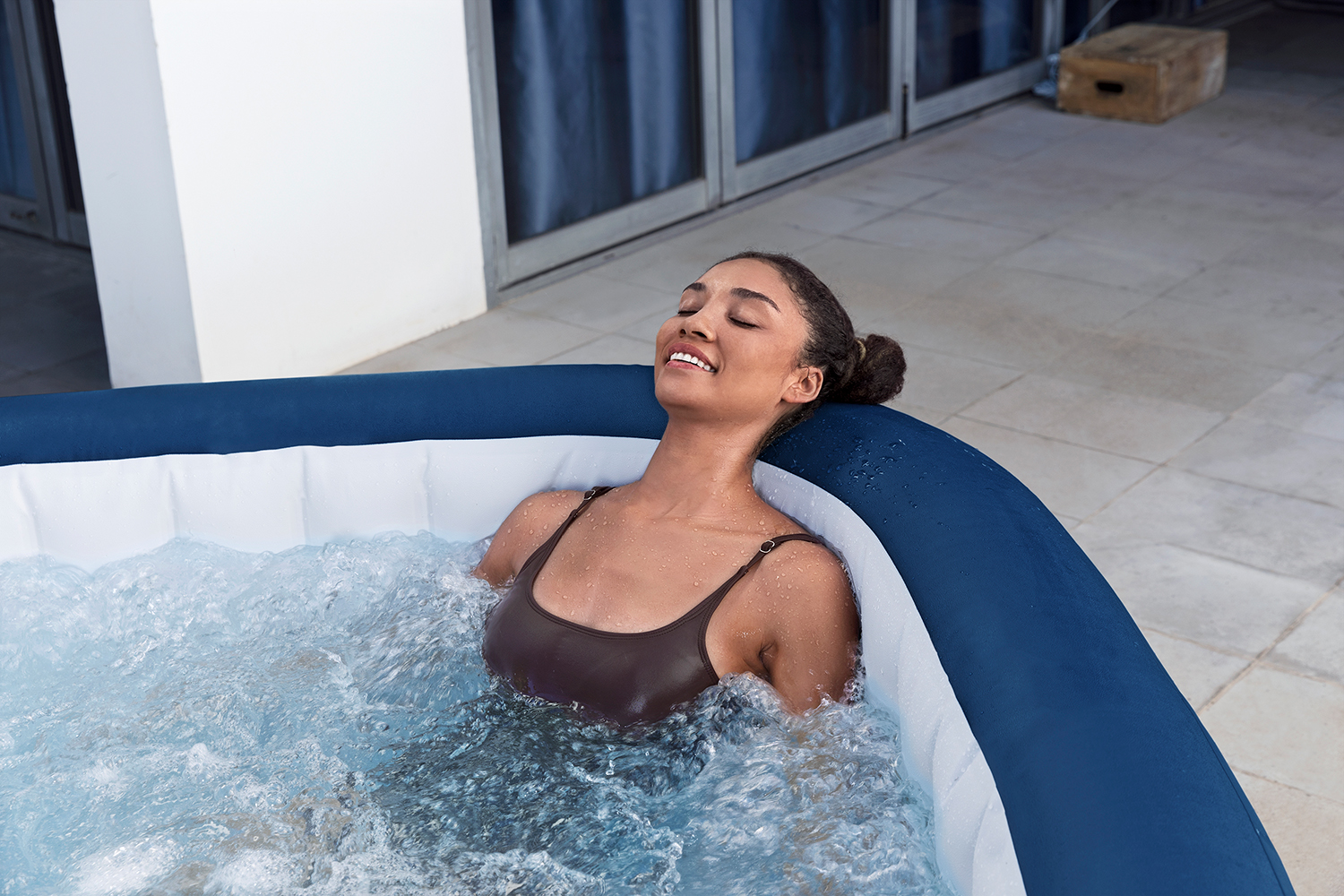 LAY-Z-SPA® Energiespar-Whirlpool Hawaii AirJet™ mit App-Steuerung, für 6 Personen, 180 x 180 x 71 cm, Kobaltblau