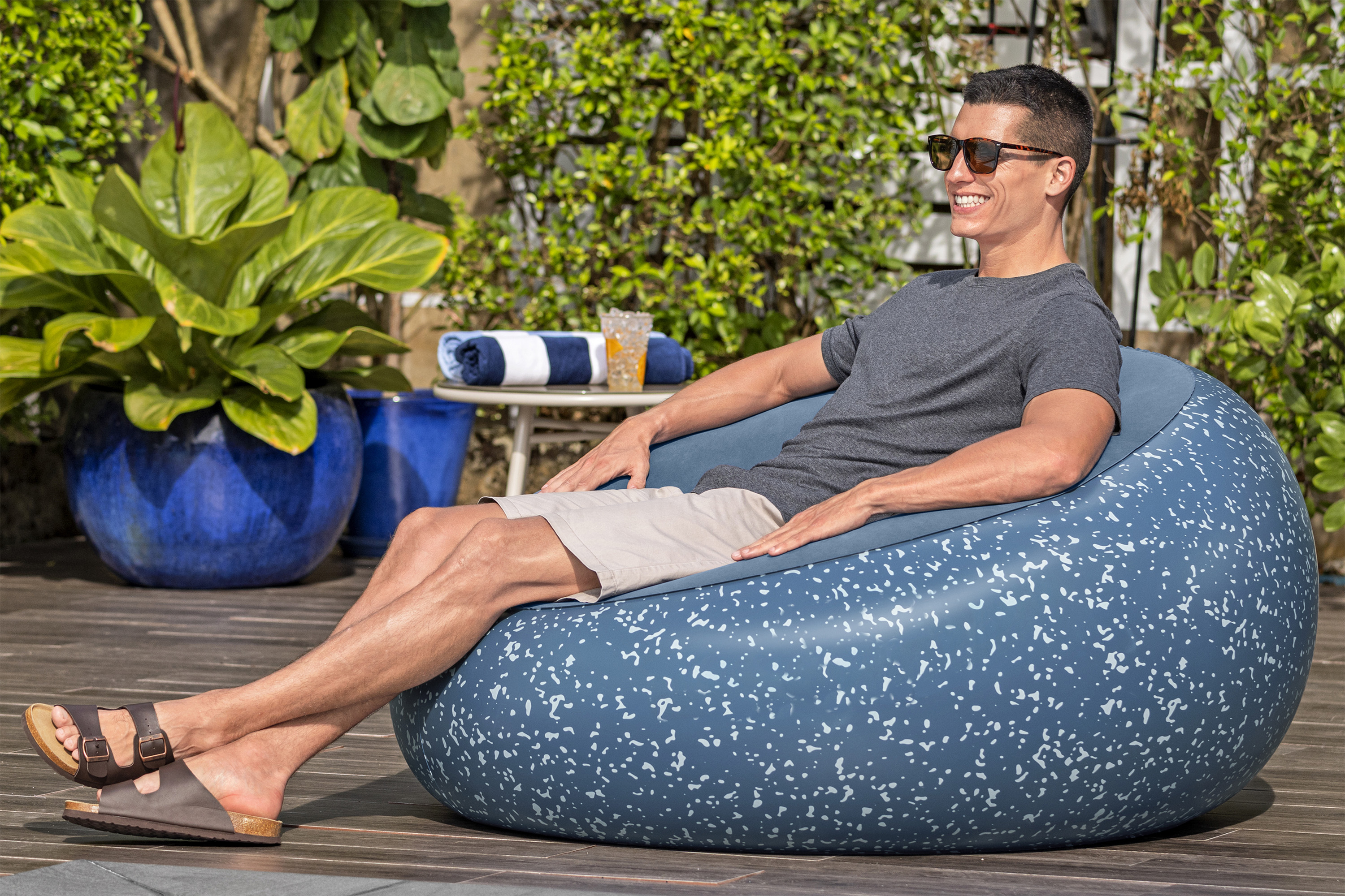 Inflate-A-Chair™ Luftsessel 112 x 112 x 66 cm, blau