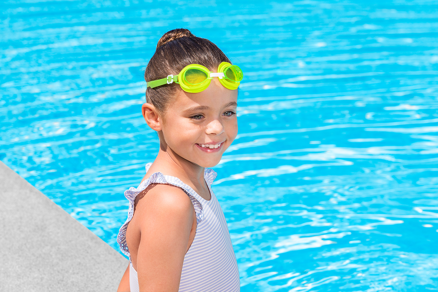 Aqua Burst Essential™ Schwimmbrille ab 3 Jahren, sortiert