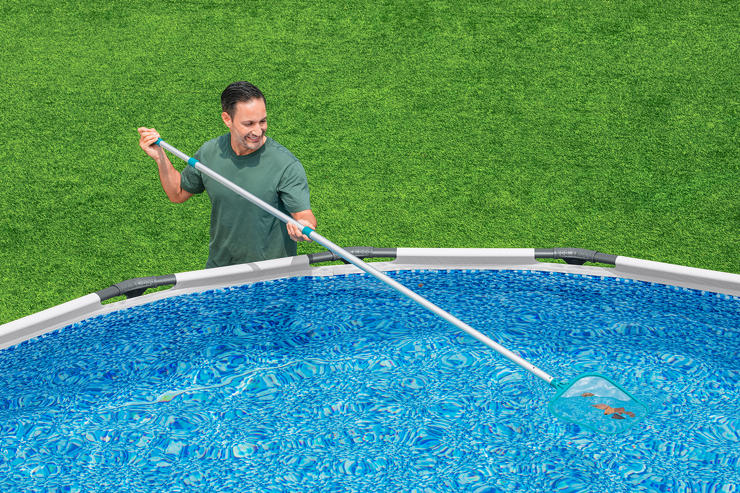 Poolkescher AquaScoop™ für Teleskopstange, 44 x 30 cm Poolkescher AquaScoop™ für Teleskopstange, 44 x 30 cm