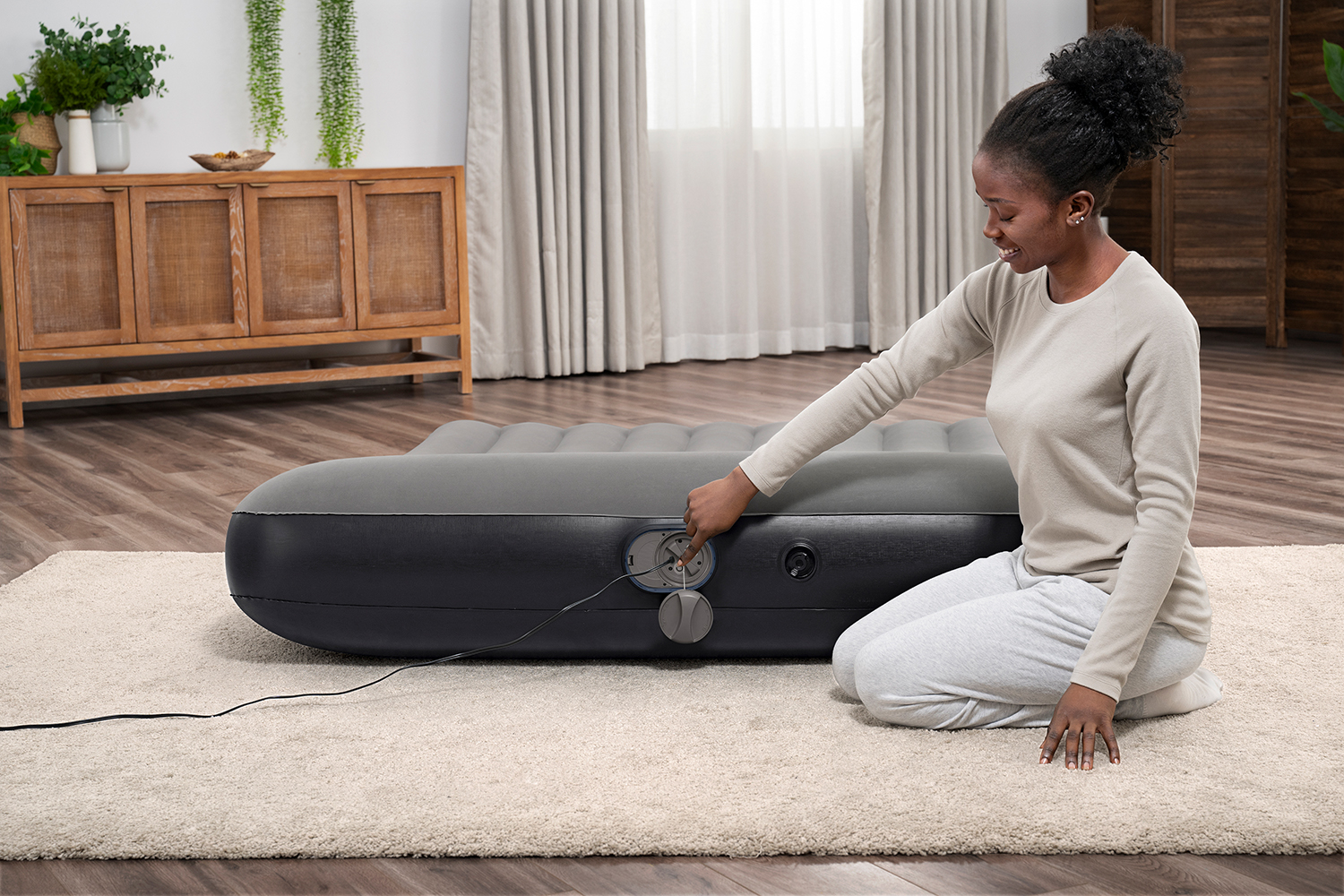 TriTech® Doppelluftbett mit USB-Elektropumpe 203 x 152 x 30 cm TriTech® Doppelluftbett mit USB-Elektropumpe 203 x 152 x 30 cm