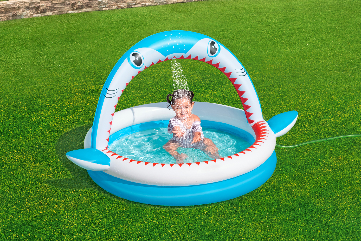 Planschbecken Sharktastic™ mit Wassersprinkler 163 x 127 x 92 cm