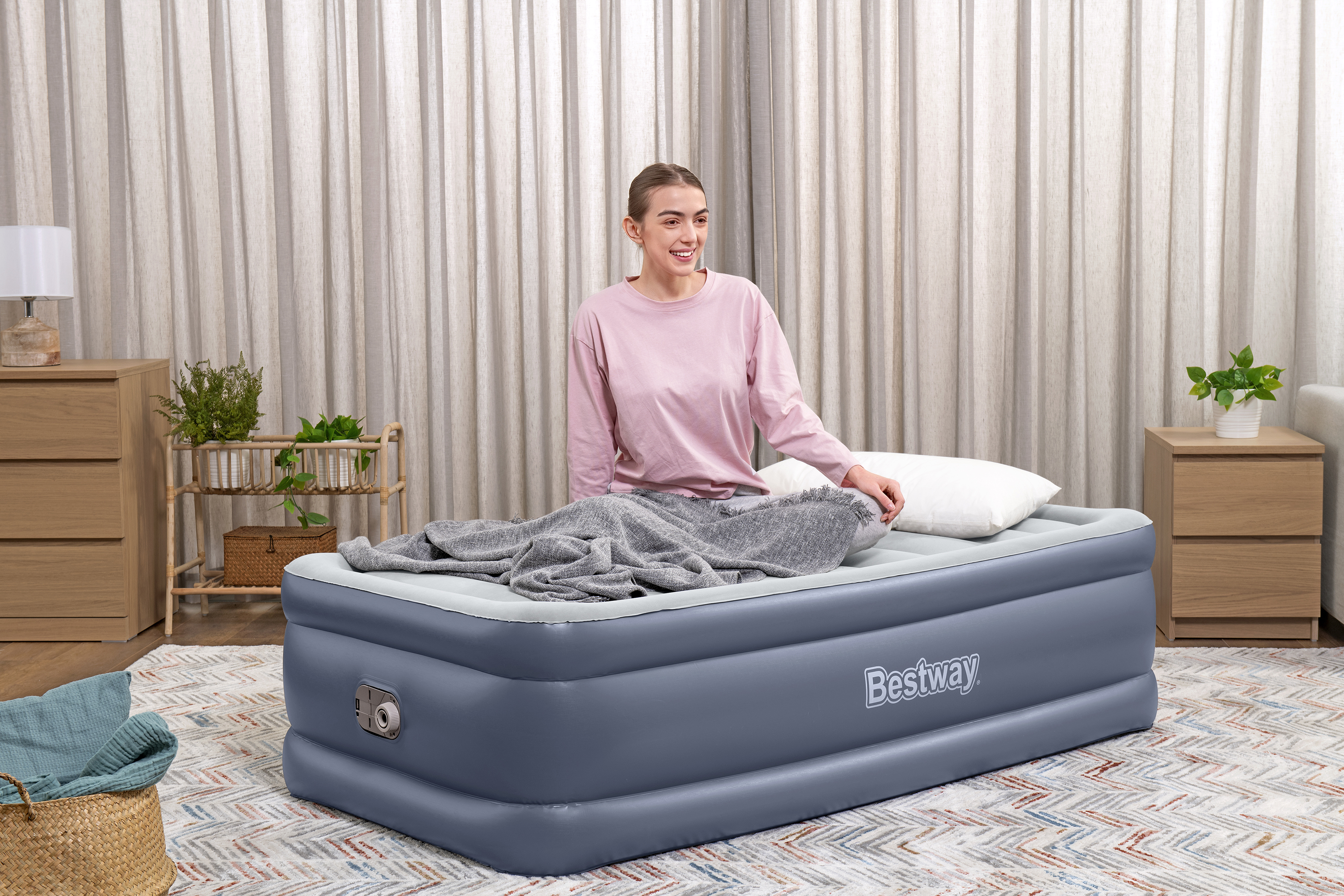 TriTech® Single-Luftbett mit integrierter Elektropumpe 191 x 97 x 51 cm TriTech® Single-Luftbett mit integrierter Elektropumpe 191 x 97 x 51 cm