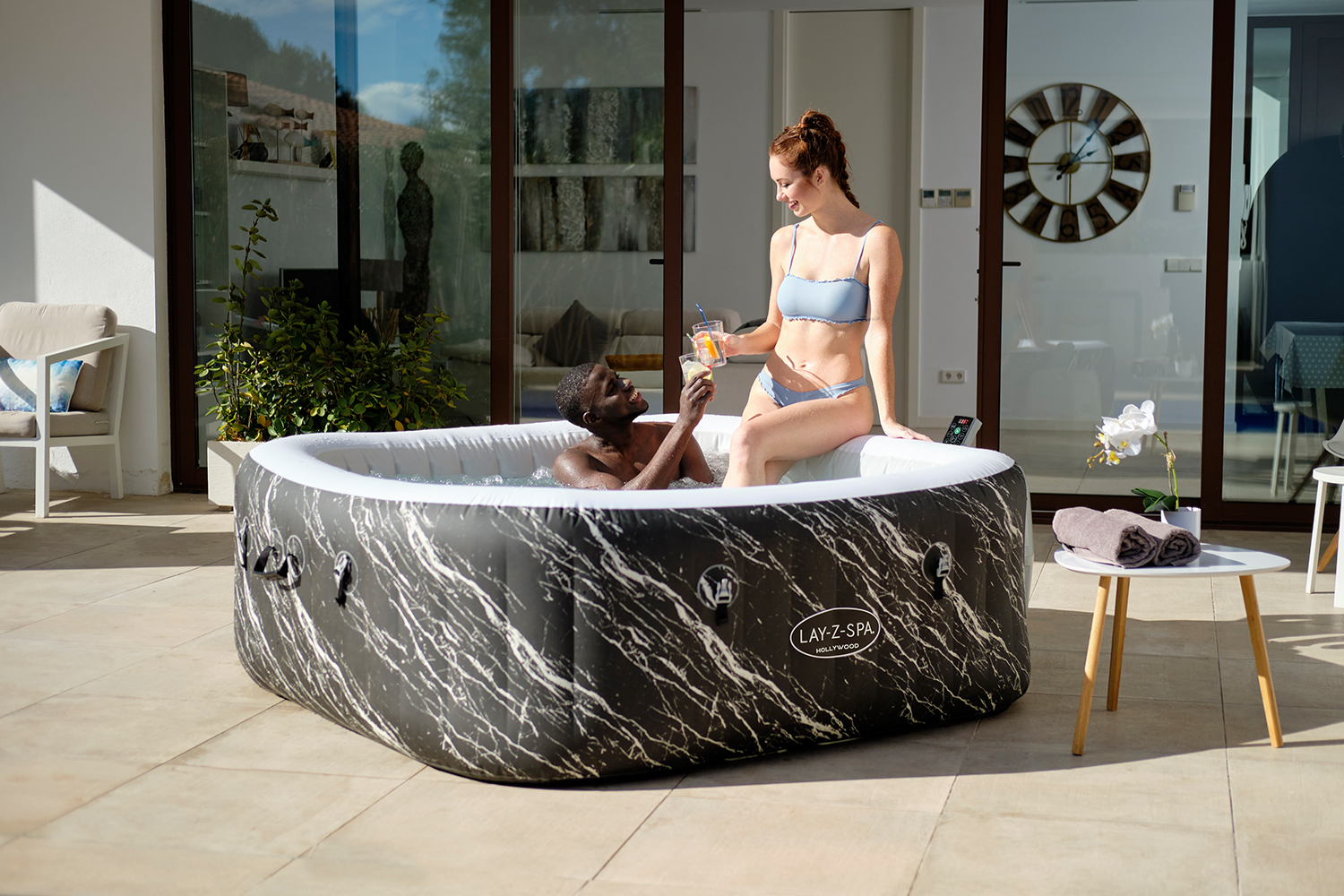 LAY-Z-SPA® LED Whirlpool Hollywood AirJet™ für 6 Personen 180 x 180 x 66 cm, Marmor-Optik (Marquinia)