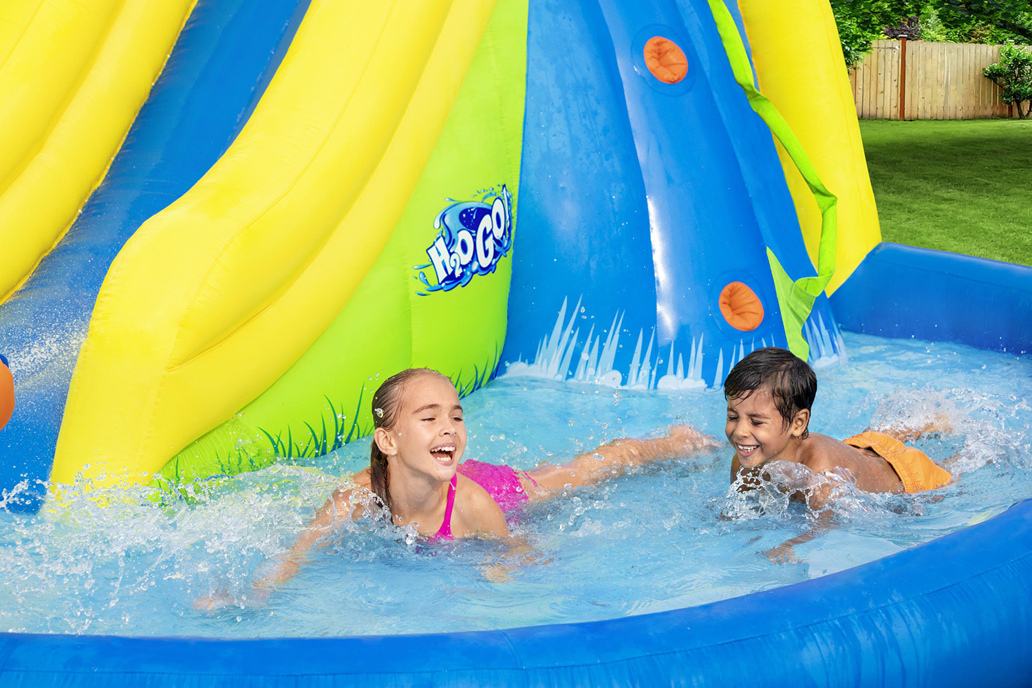 H2OGO!™ 14'3" x 9'5" x 8'9"/4.35m x 2.86m x 2.67m Mount Splashmore Mega WaterPark H2OGO!™ 14'3" x 9'5" x 8'9"/4.35m x 2.86m x 2.67m Mount Splashmore Mega WaterPark