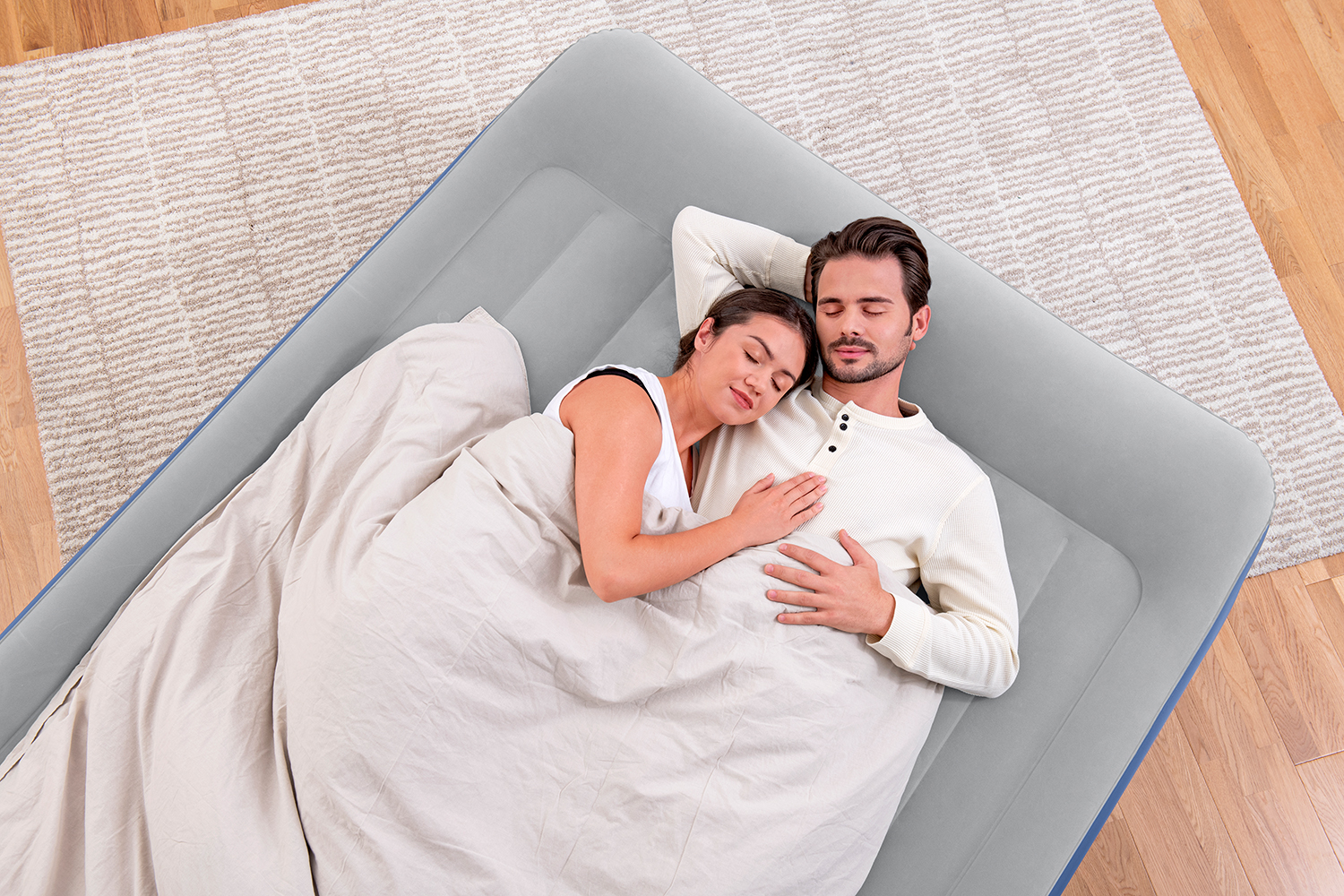 TriTech™ Doppelluftbett mit integrierter Elektropumpe 203 x 152 x 56 cm TriTech™ Doppelluftbett mit integrierter Elektropumpe 203 x 152 x 56 cm