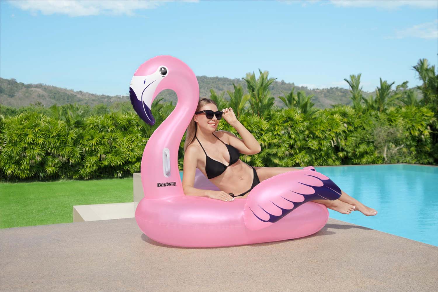 Schwimmtier Luxury Flamingo 153 x 143 cm