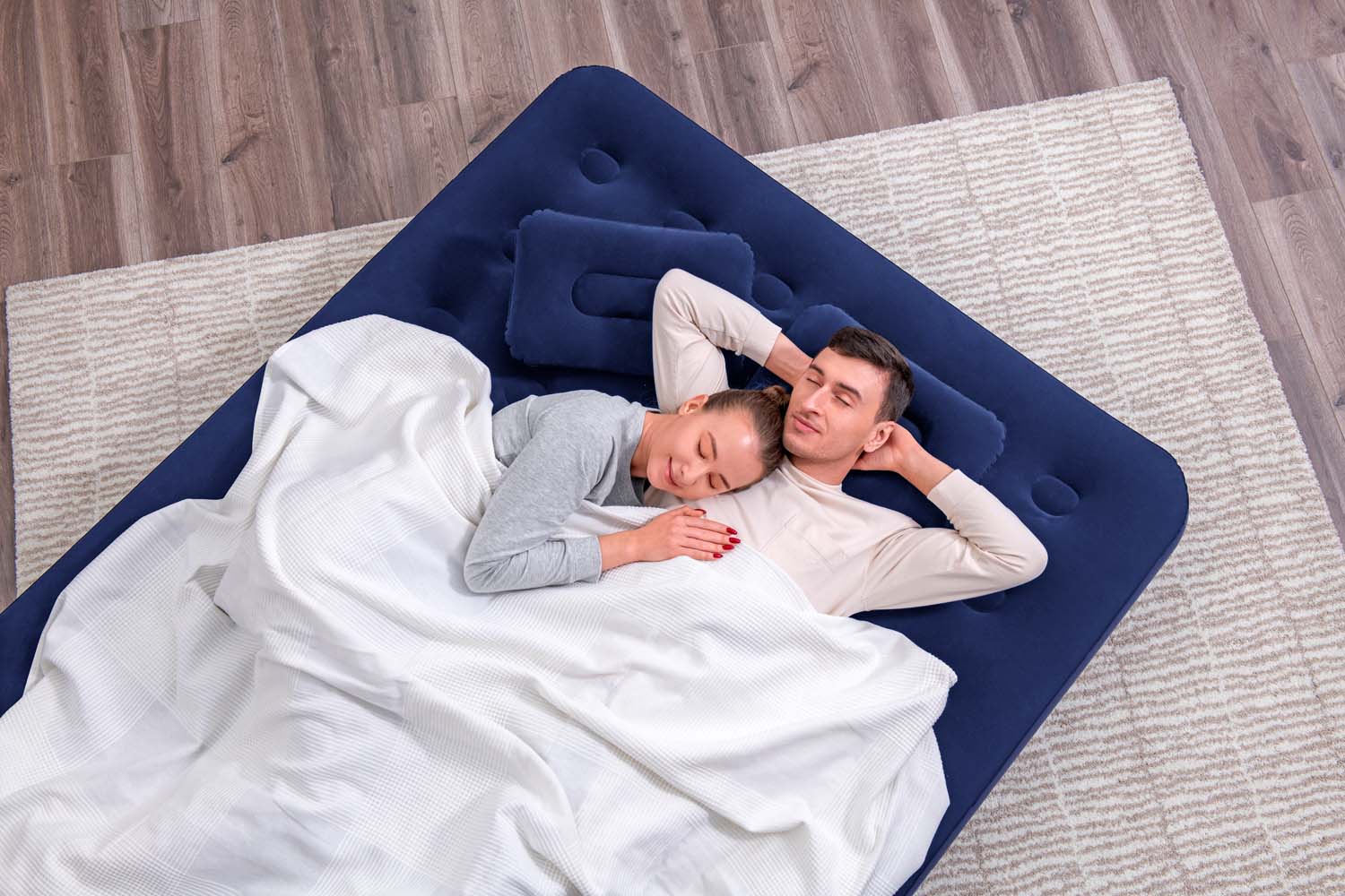 Doppelluftbett  mit externer Handpumpe 203 x 152 x 22 cm