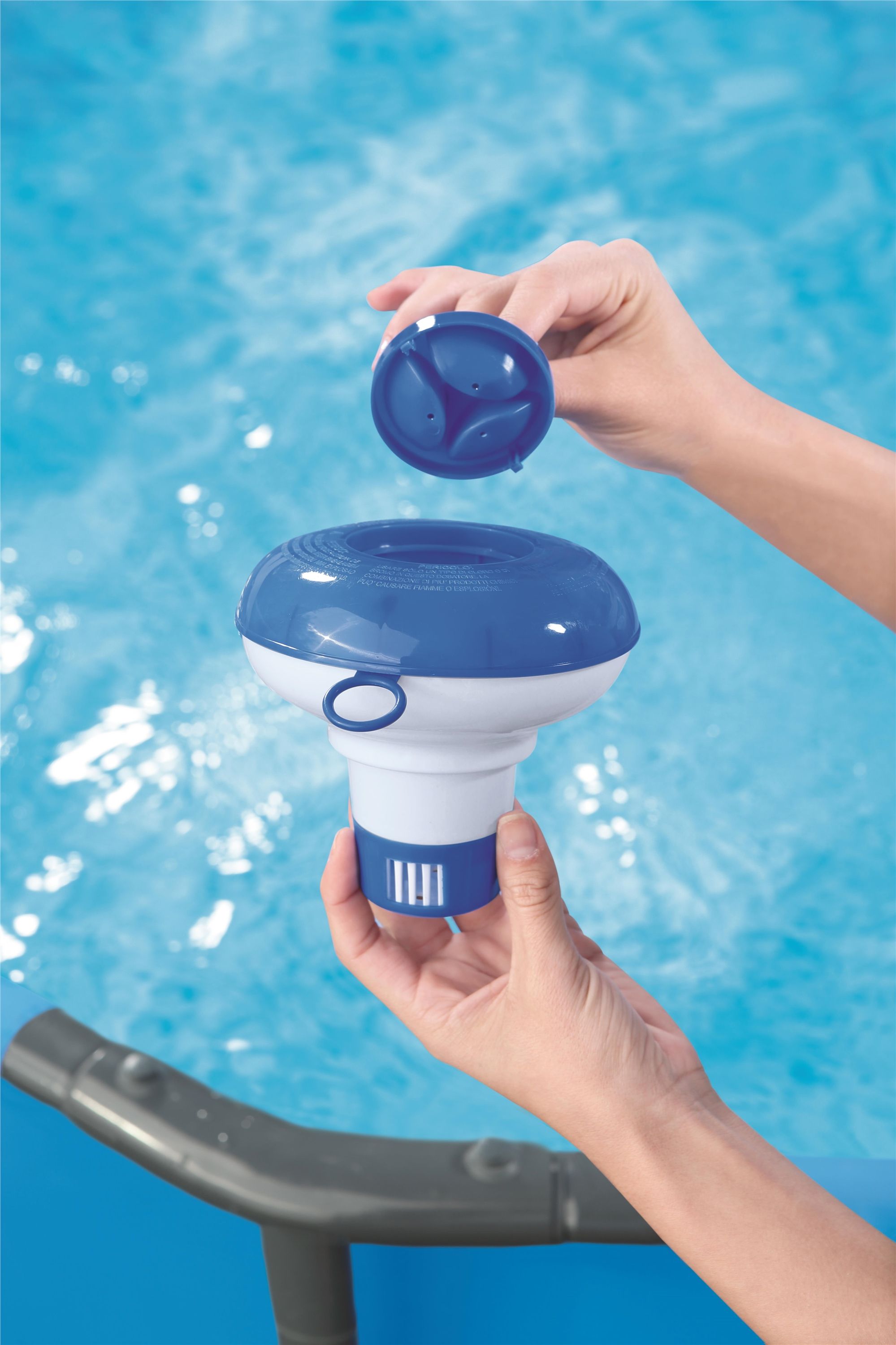 Flowclear™ 5"/12.7cm Chemical Floater